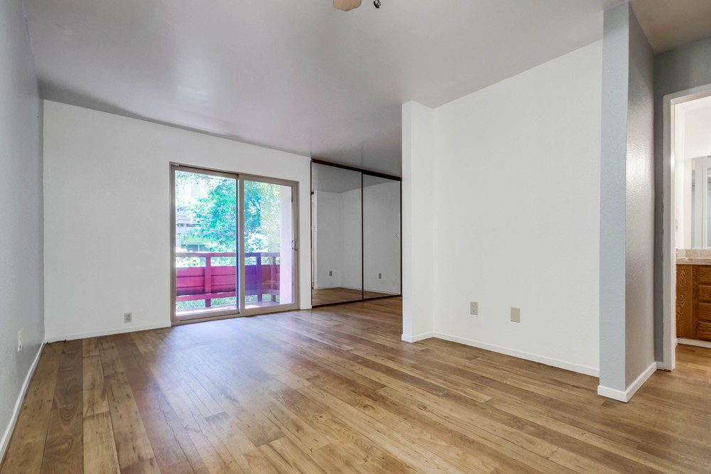 Virtual tour photo 19 of 36 for 1611 Hotel Cir S
