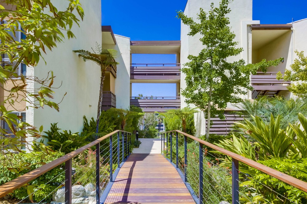 Virtual tour photo 34 of 36 for 1611 Hotel Cir S