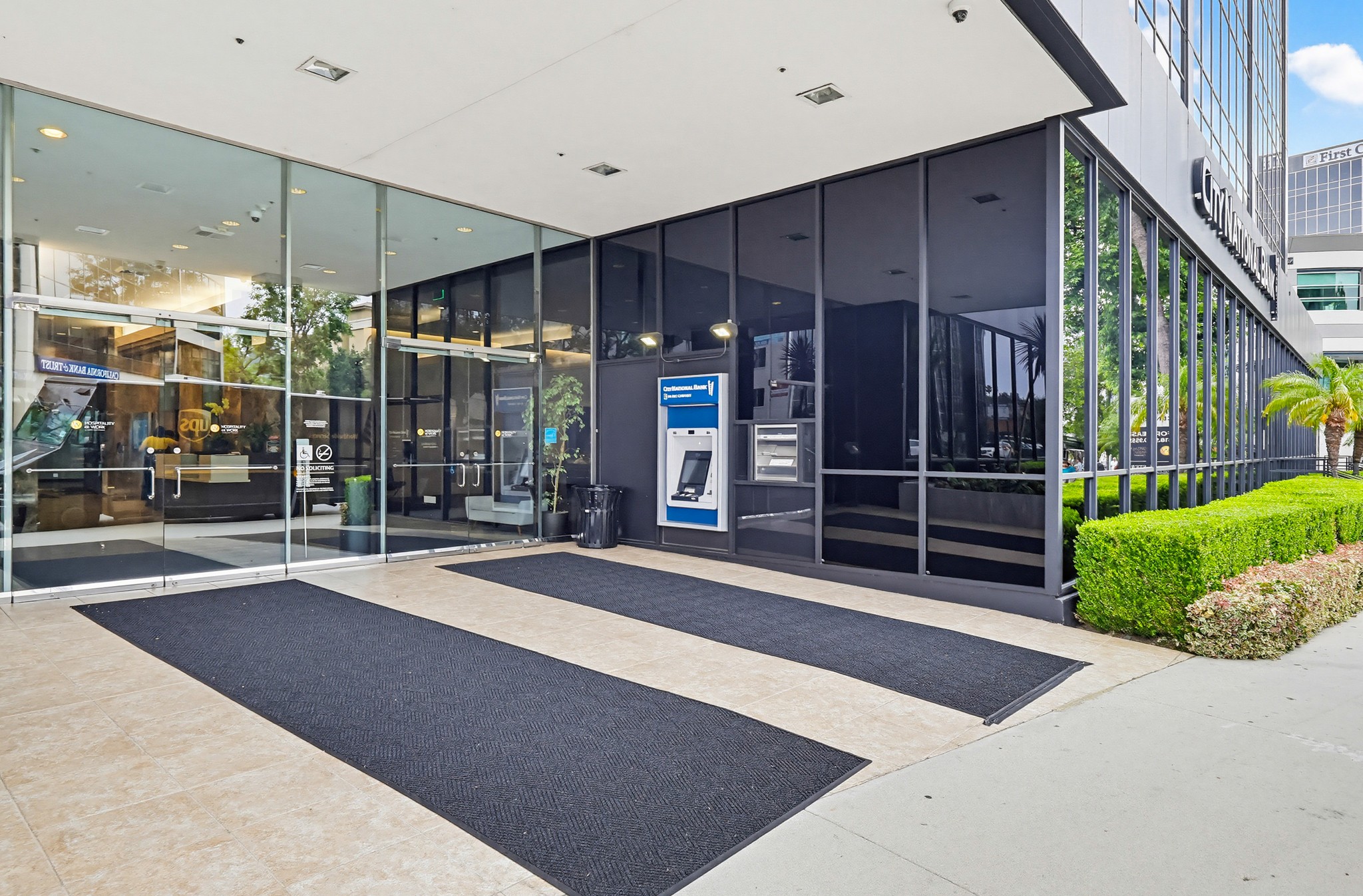 Virtual tour photo 1 of 167 for 16133 Ventura Blvd