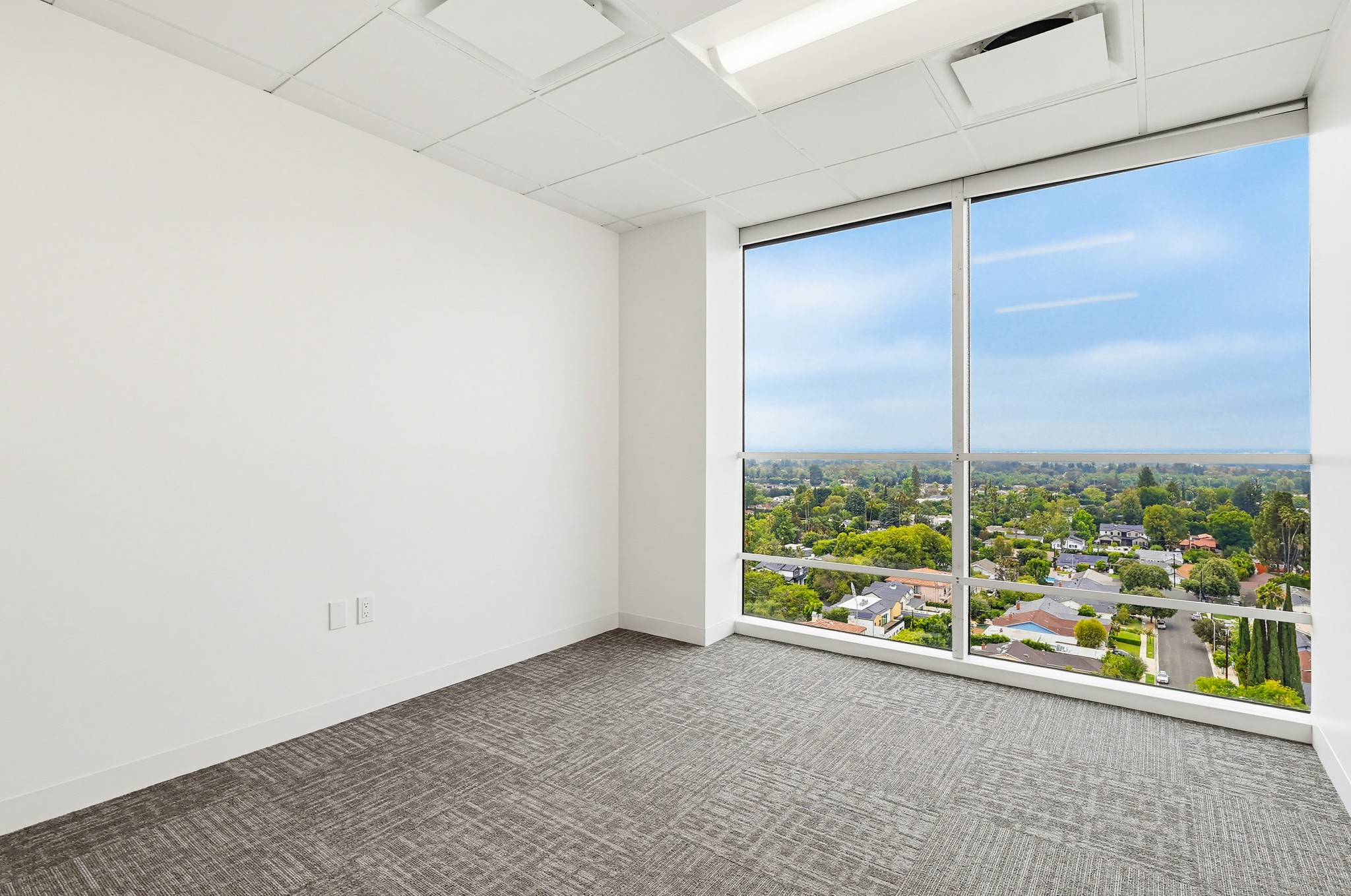 Virtual tour photo 34 of 167 for 16133 Ventura Blvd