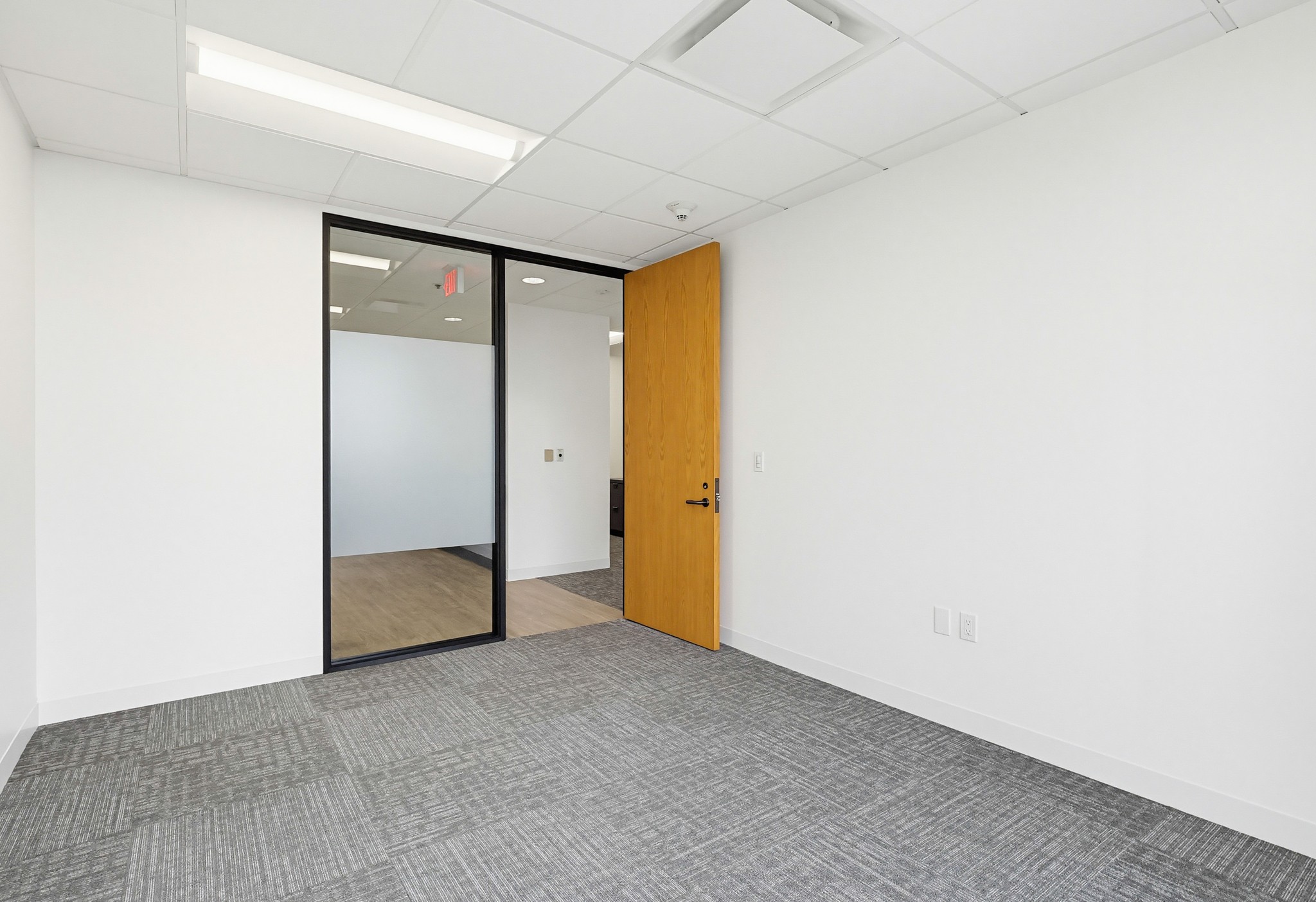 Virtual tour photo 37 of 167 for 16133 Ventura Blvd