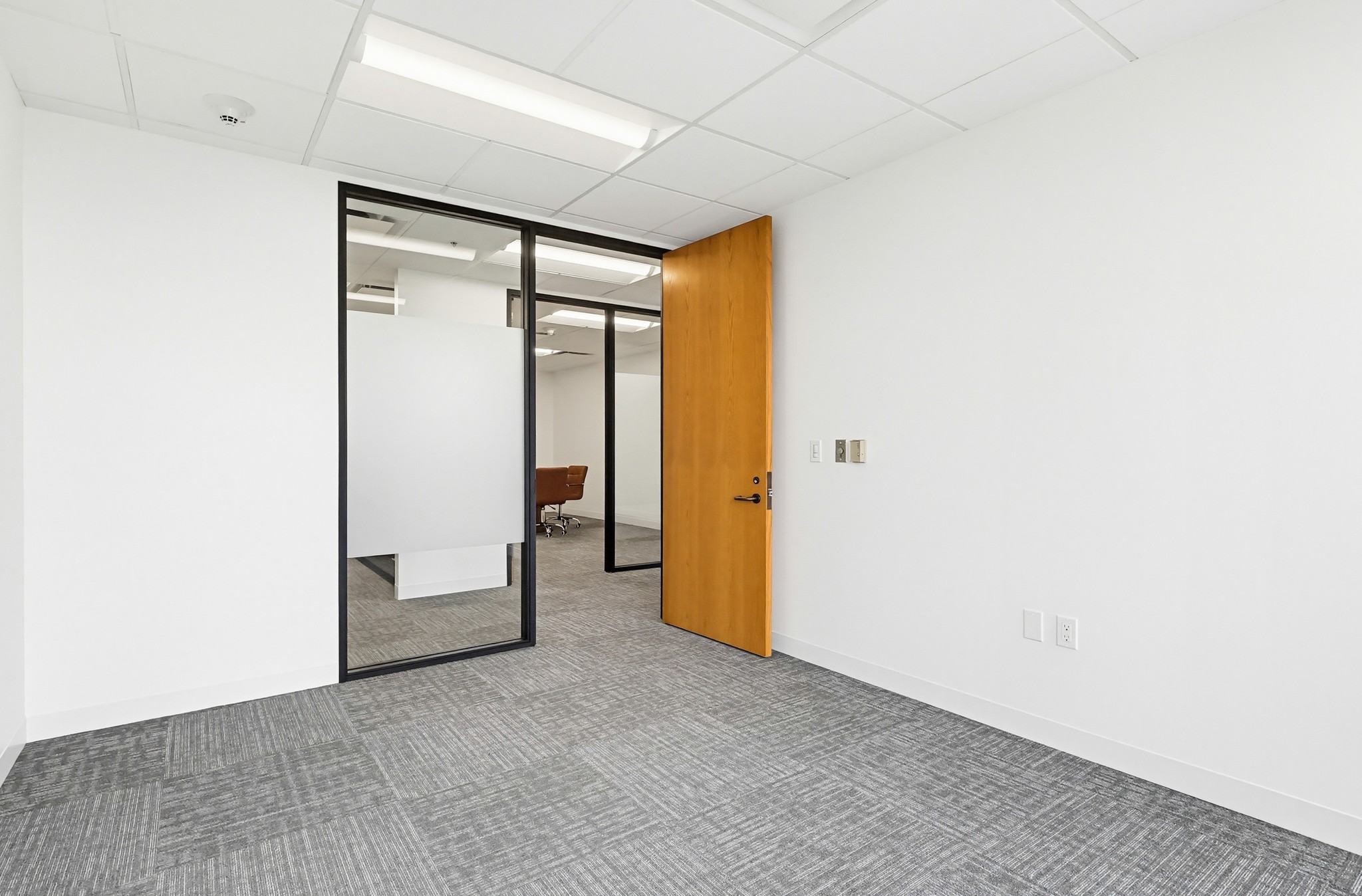Virtual tour photo 40 of 167 for 16133 Ventura Blvd