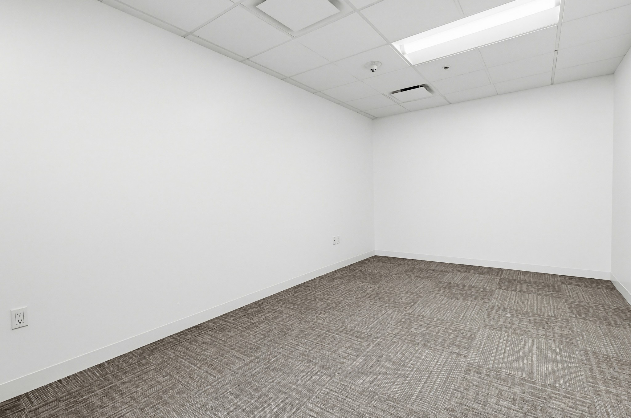 Virtual tour photo 49 of 167 for 16133 Ventura Blvd