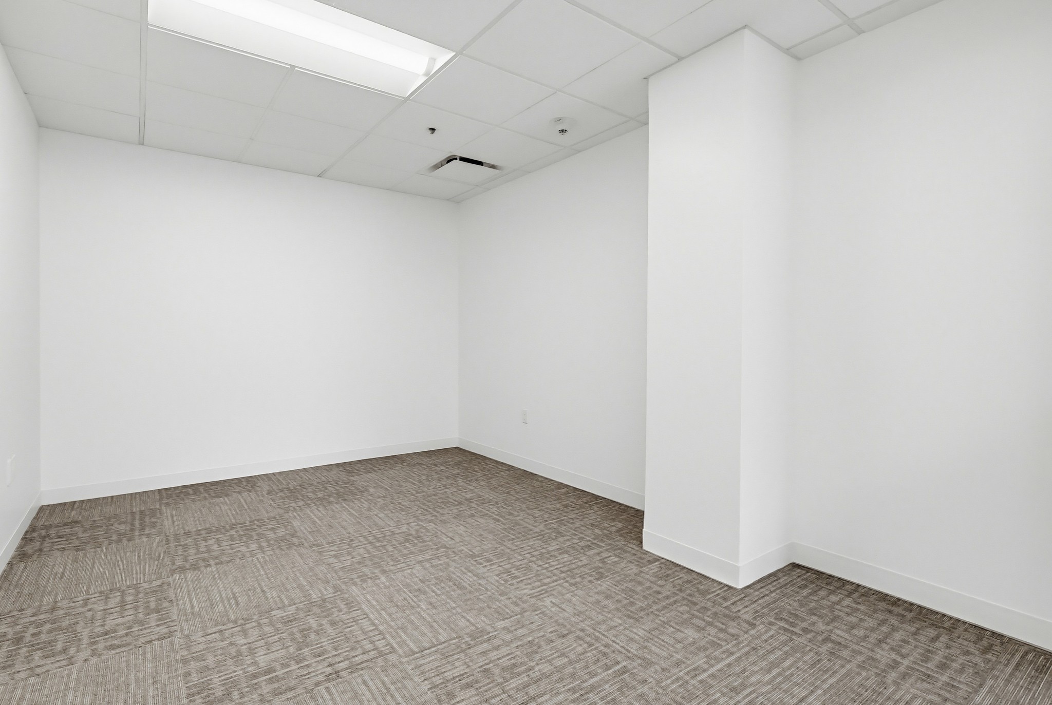 Virtual tour photo 54 of 167 for 16133 Ventura Blvd