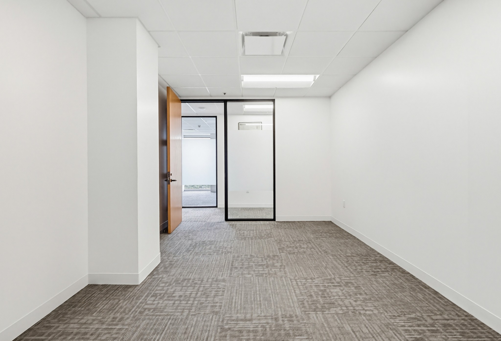 Virtual tour photo 55 of 167 for 16133 Ventura Blvd