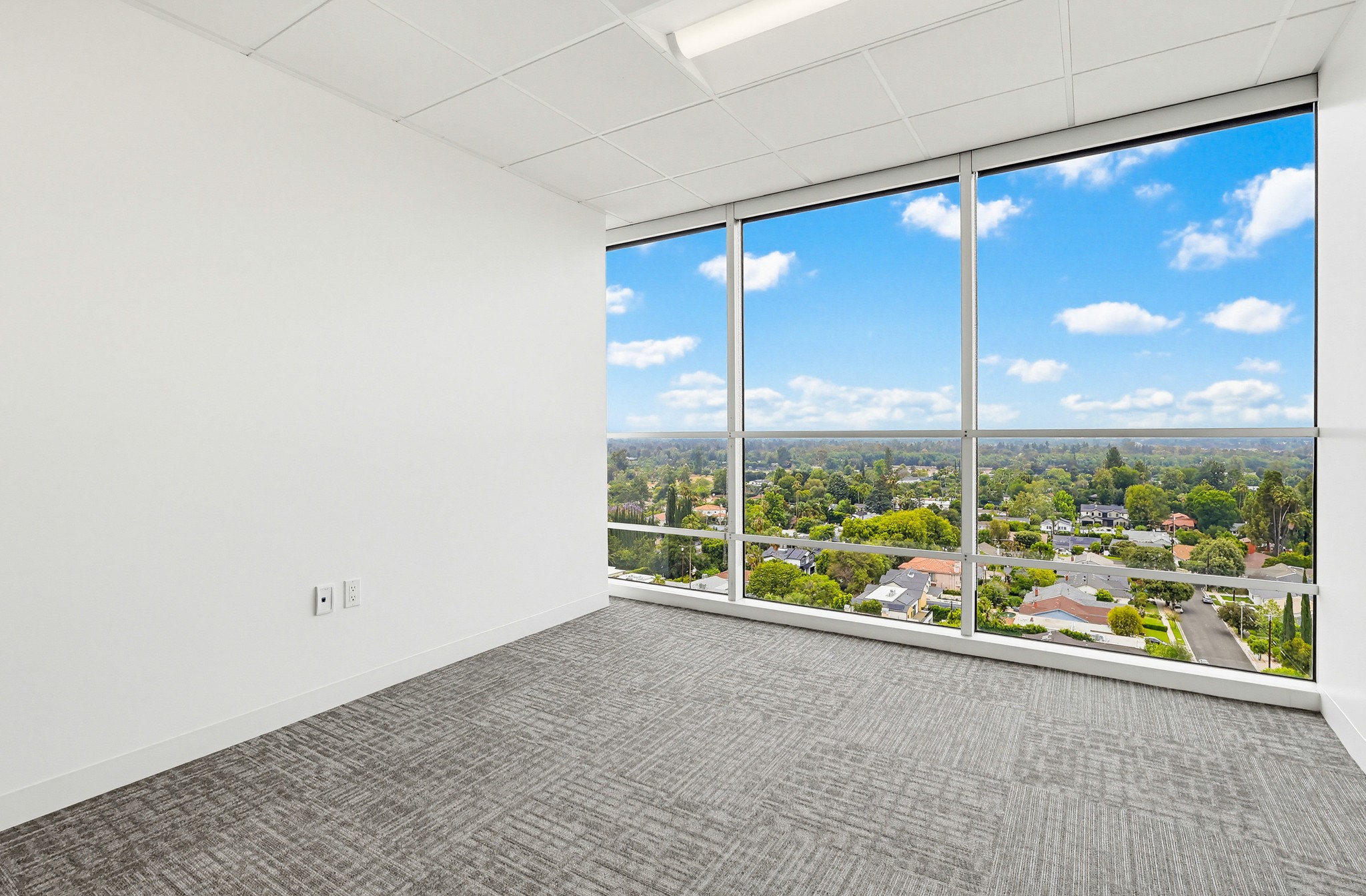 Virtual tour photo 62 of 167 for 16133 Ventura Blvd