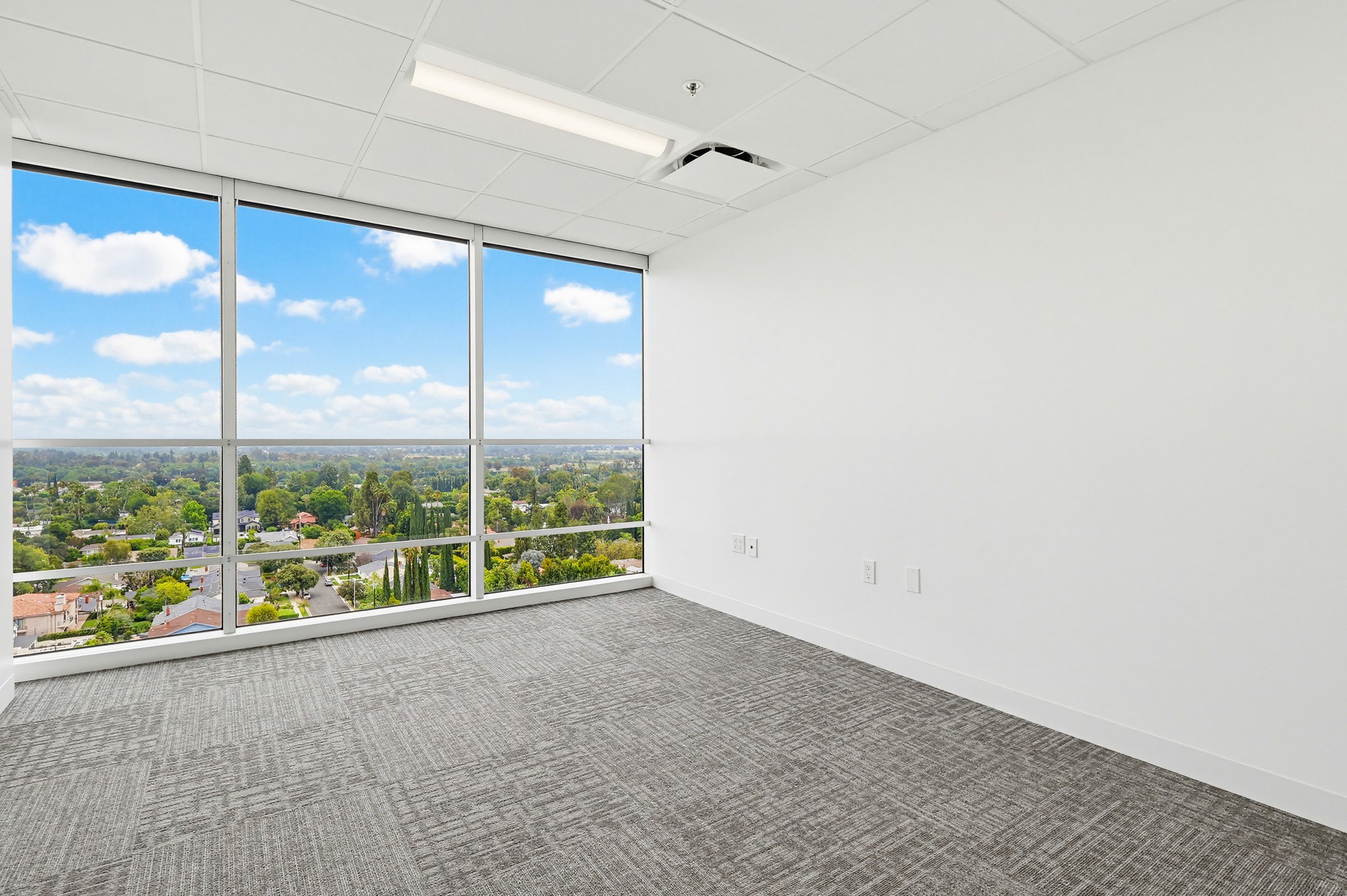 Virtual tour photo 63 of 167 for 16133 Ventura Blvd