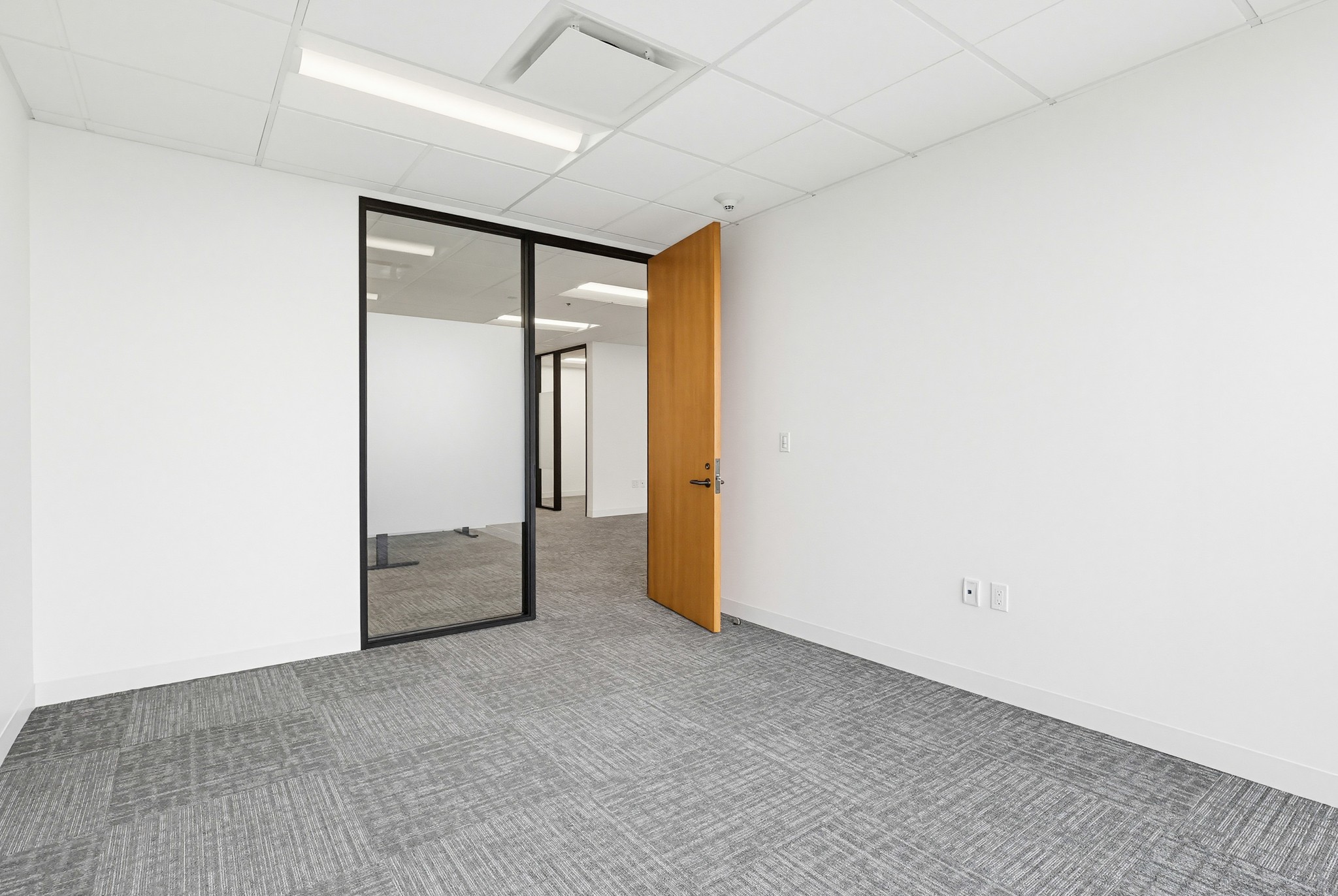 Virtual tour photo 65 of 167 for 16133 Ventura Blvd