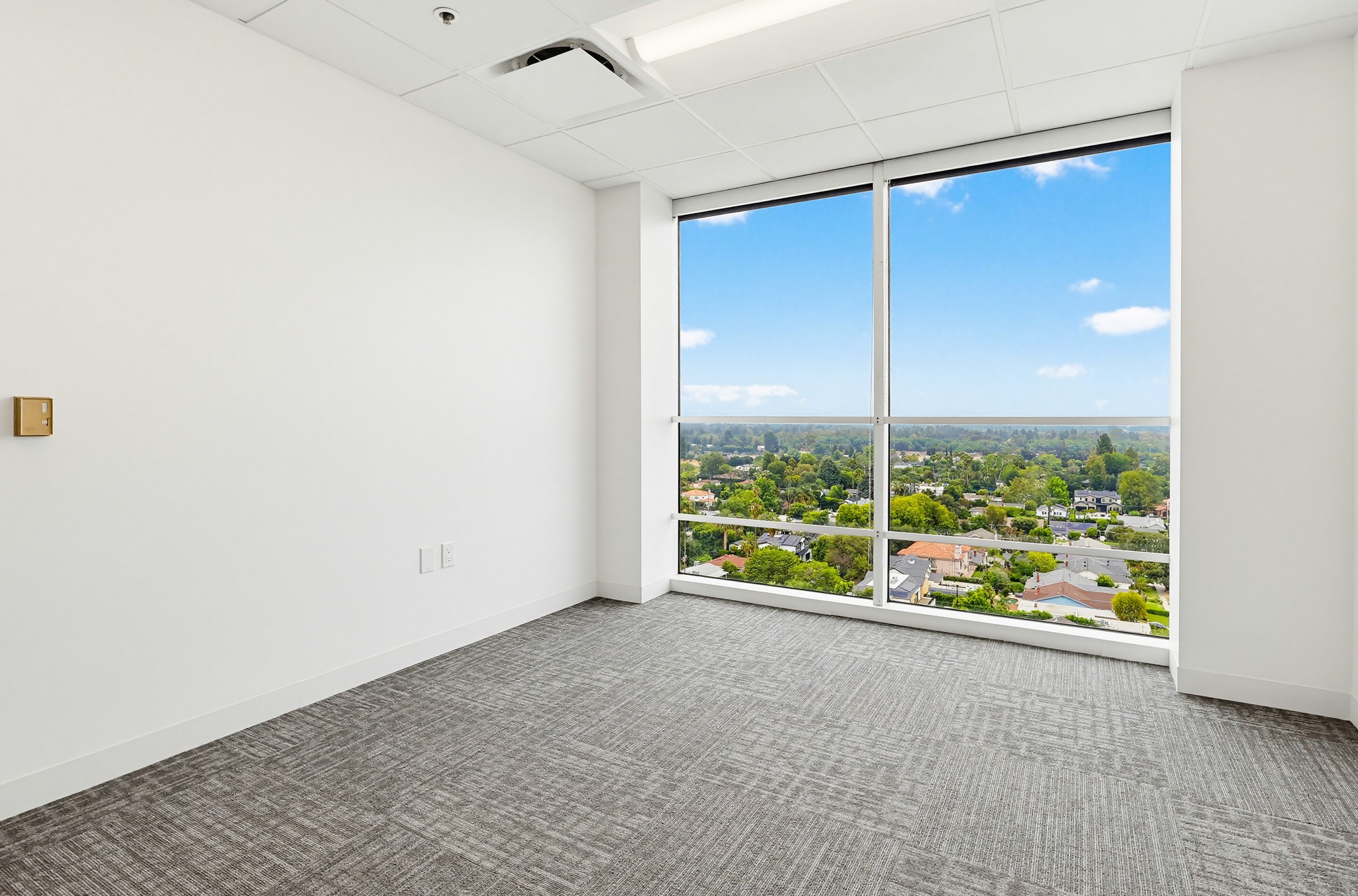 Virtual tour photo 66 of 167 for 16133 Ventura Blvd