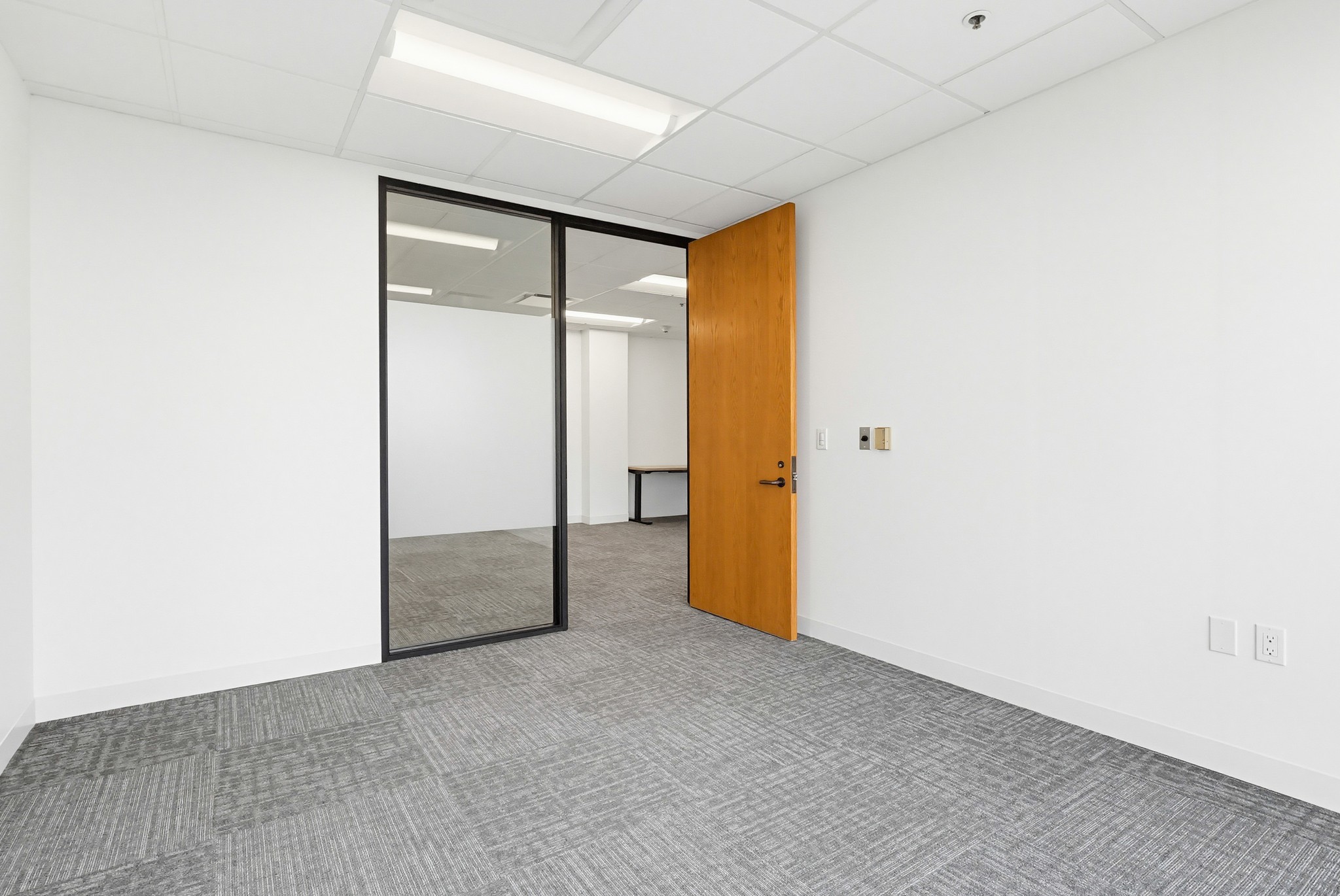 Virtual tour photo 69 of 167 for 16133 Ventura Blvd