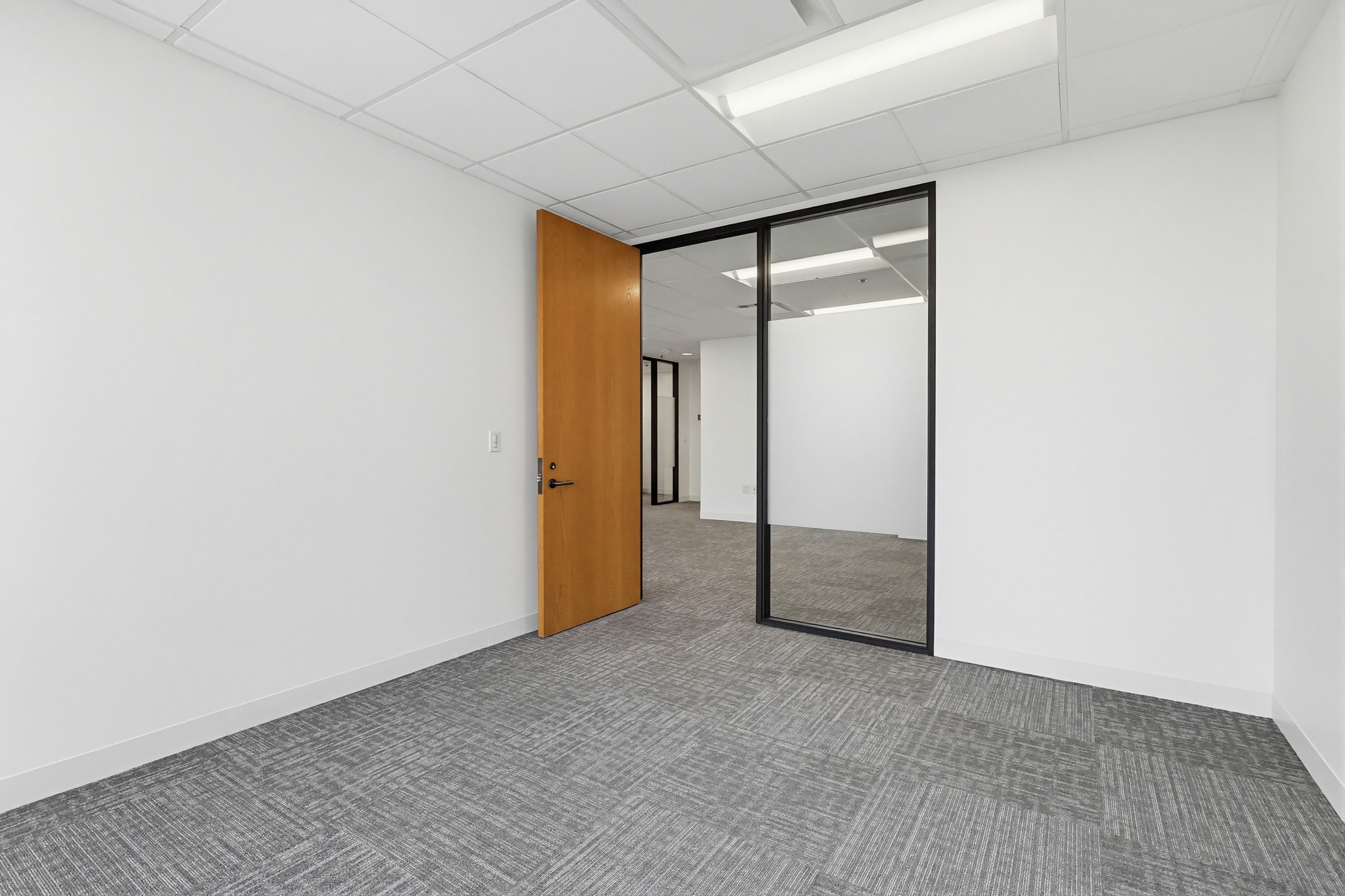 Virtual tour photo 72 of 167 for 16133 Ventura Blvd