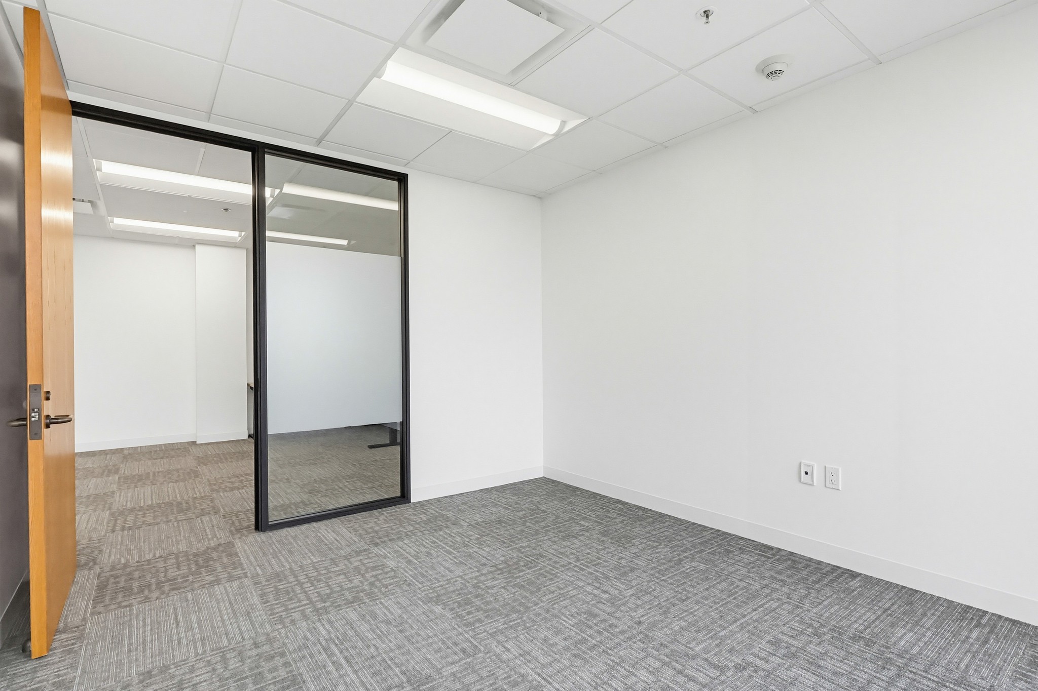 Virtual tour photo 73 of 167 for 16133 Ventura Blvd