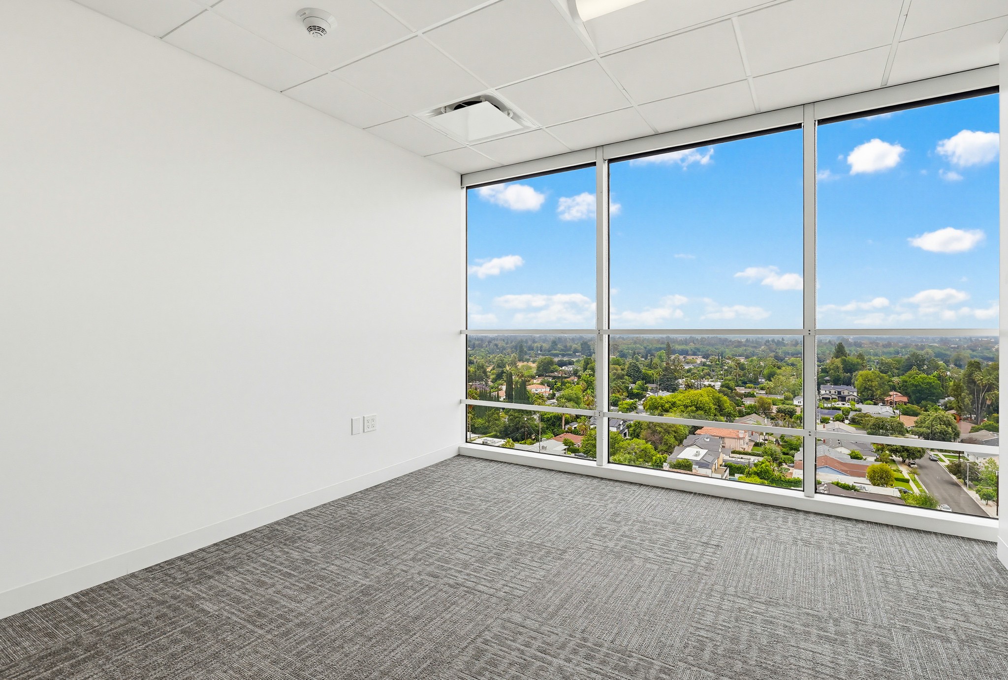 Virtual tour photo 74 of 167 for 16133 Ventura Blvd