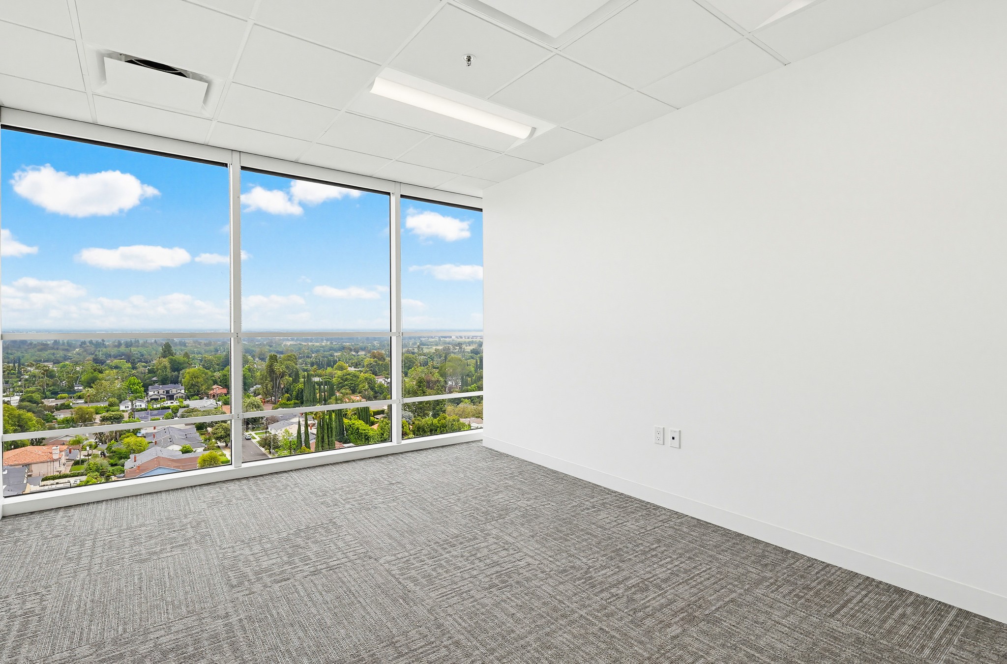 Virtual tour photo 75 of 167 for 16133 Ventura Blvd