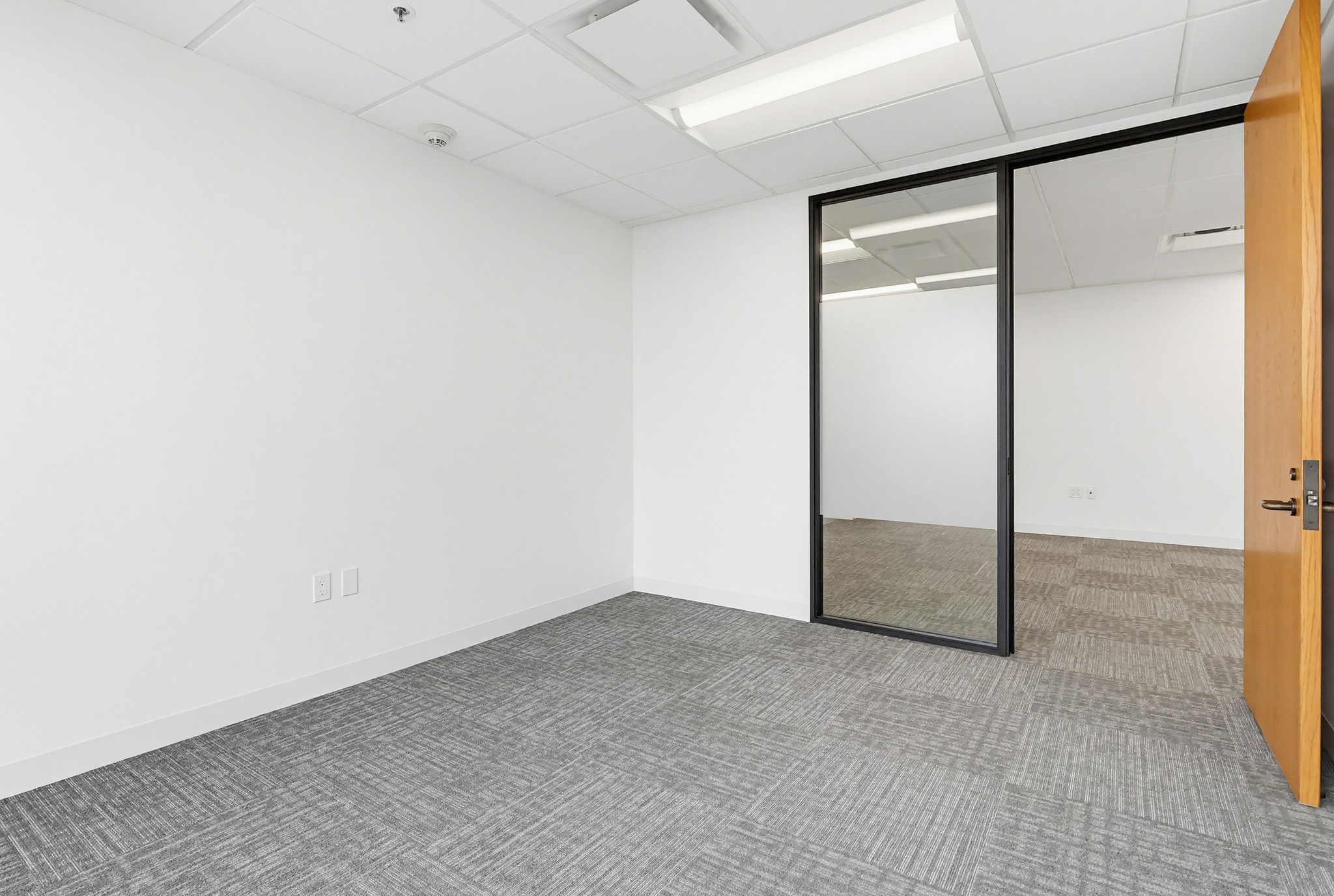 Virtual tour photo 76 of 167 for 16133 Ventura Blvd