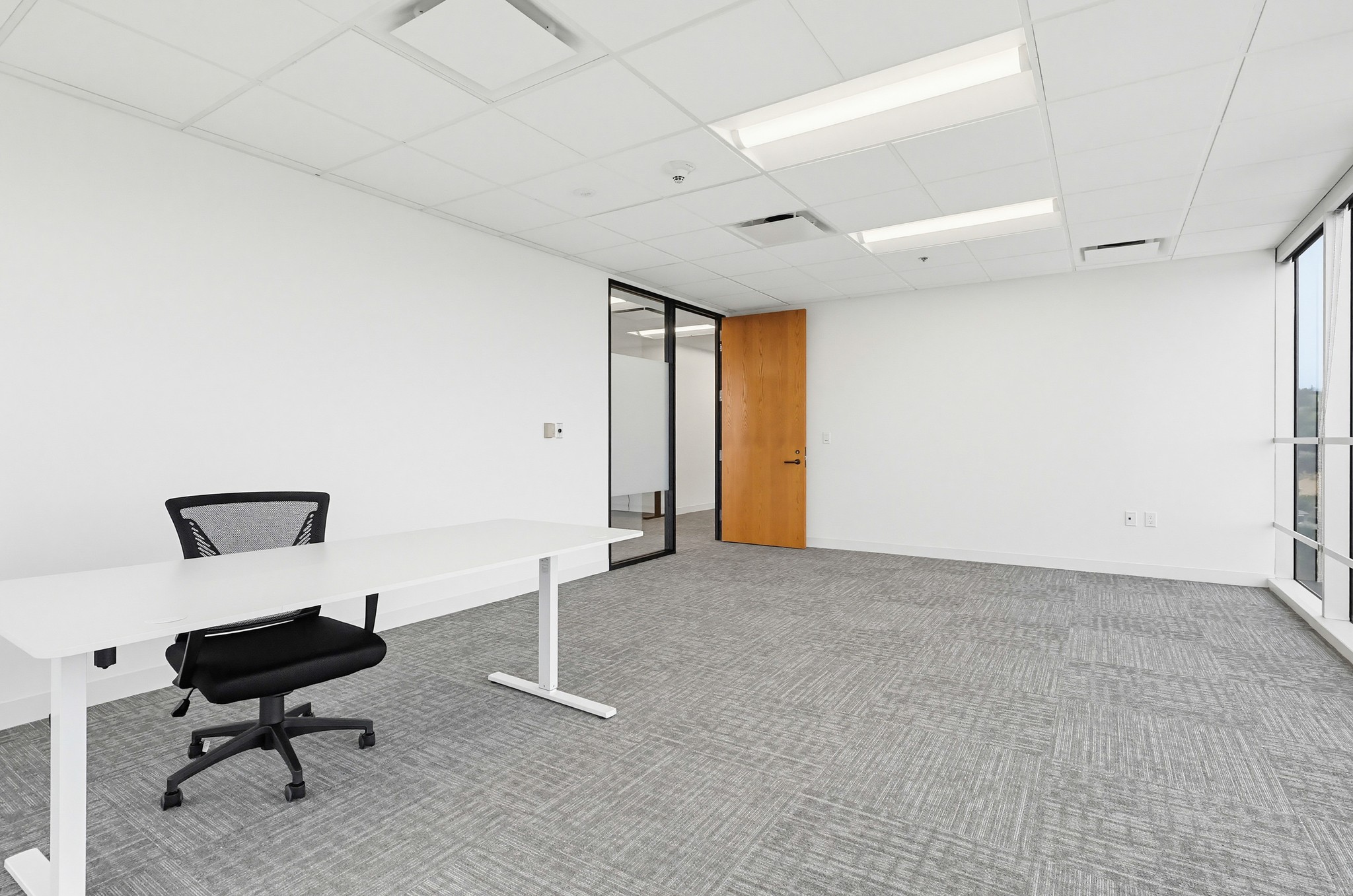 Virtual tour photo 86 of 167 for 16133 Ventura Blvd