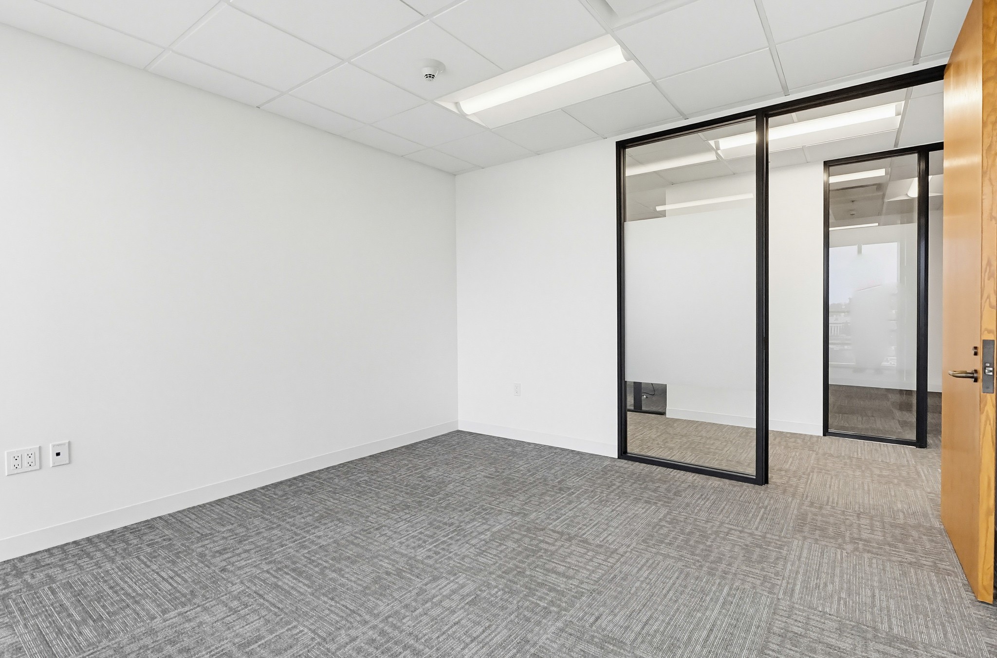 Virtual tour photo 90 of 167 for 16133 Ventura Blvd