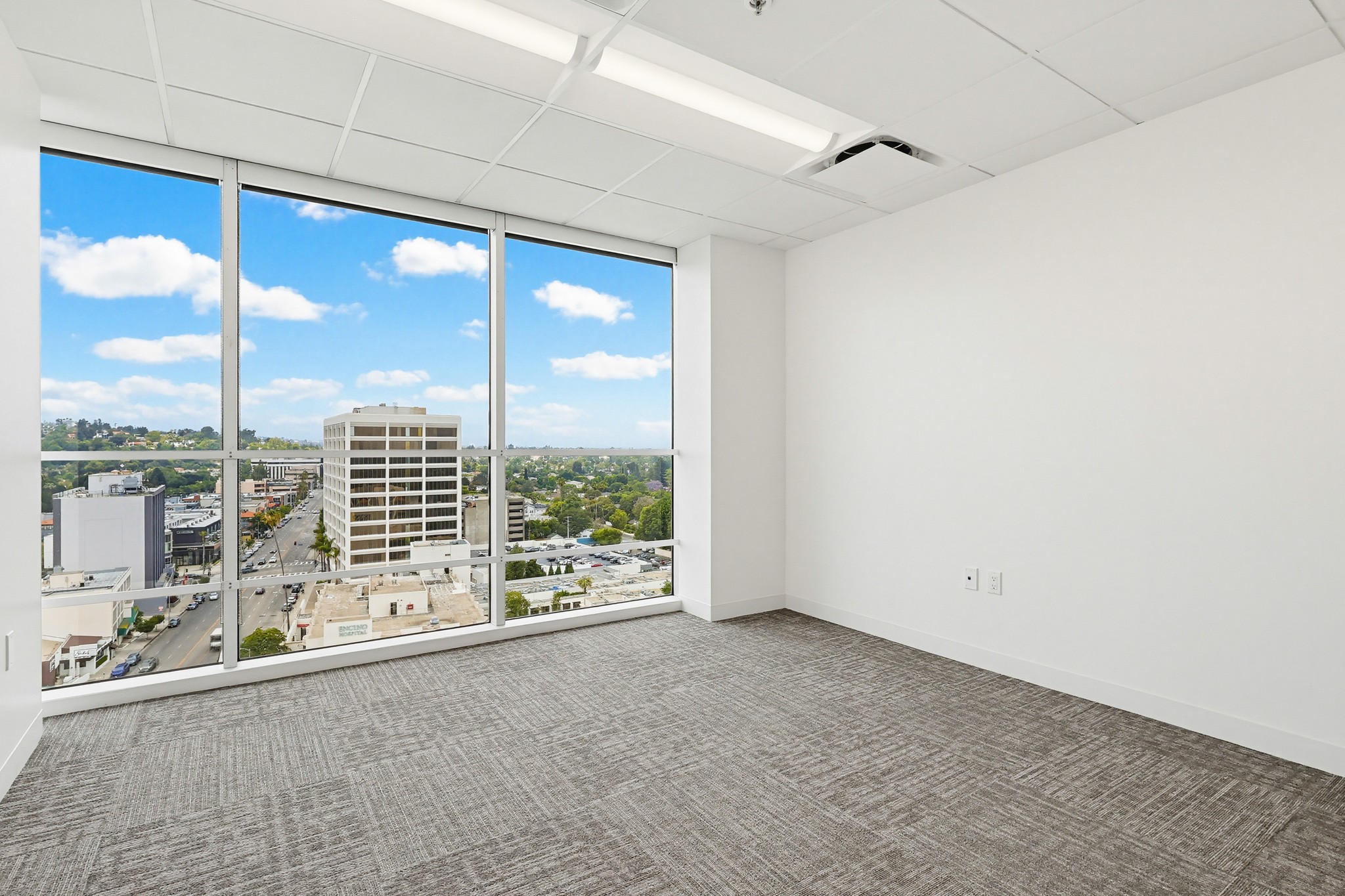 Virtual tour photo 97 of 167 for 16133 Ventura Blvd