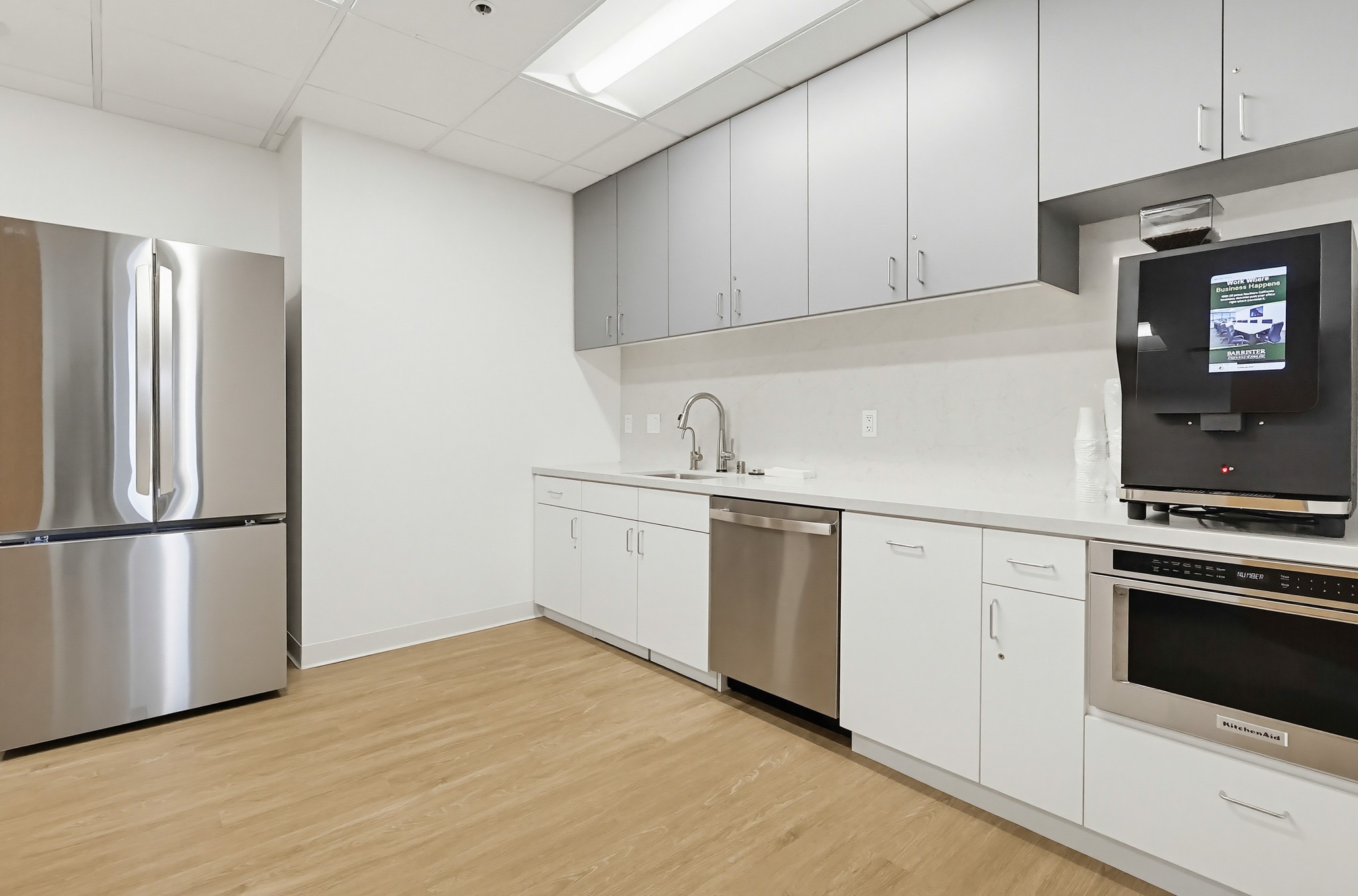 Virtual tour photo 101 of 167 for 16133 Ventura Blvd