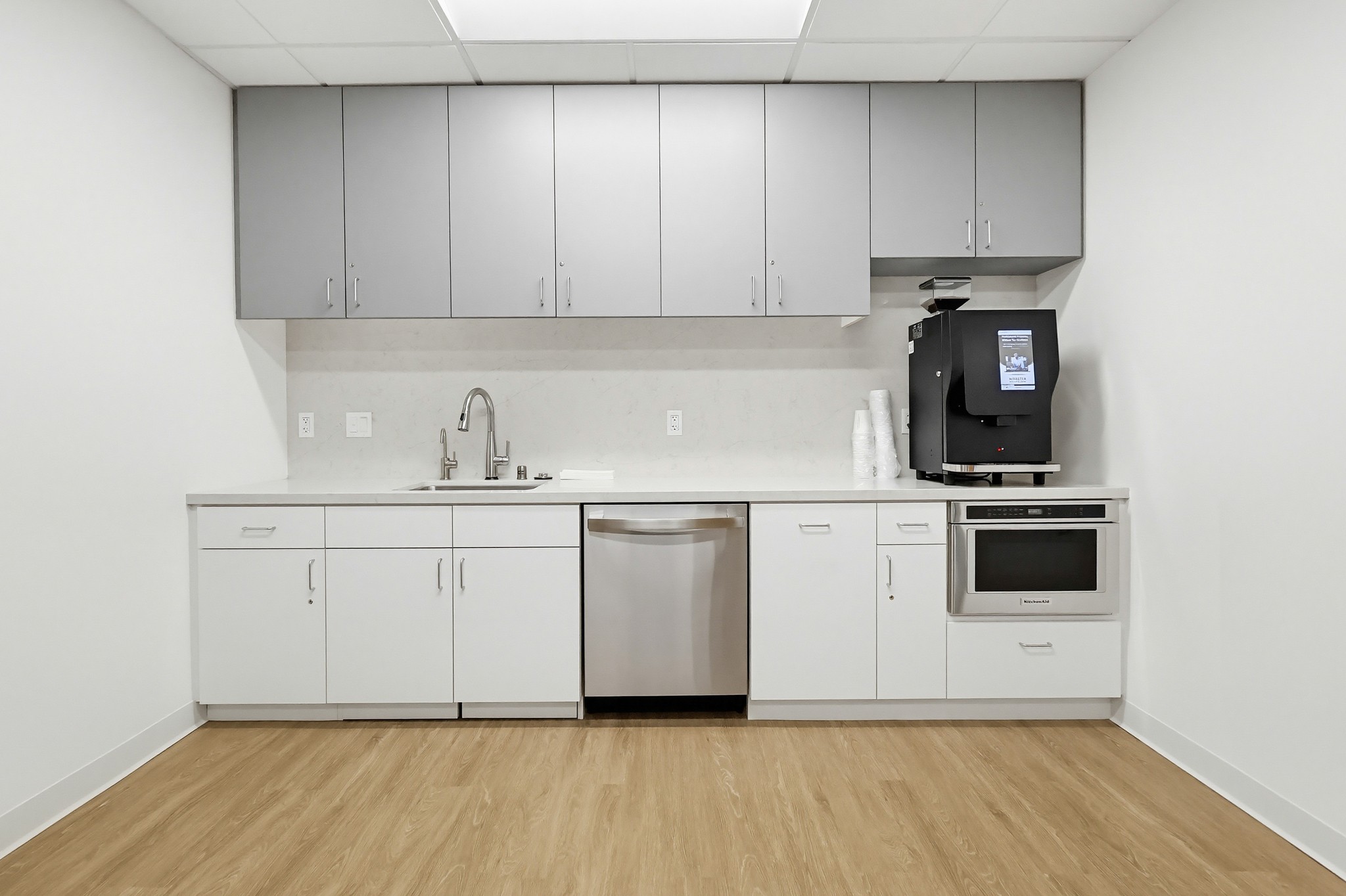Virtual tour photo 102 of 167 for 16133 Ventura Blvd
