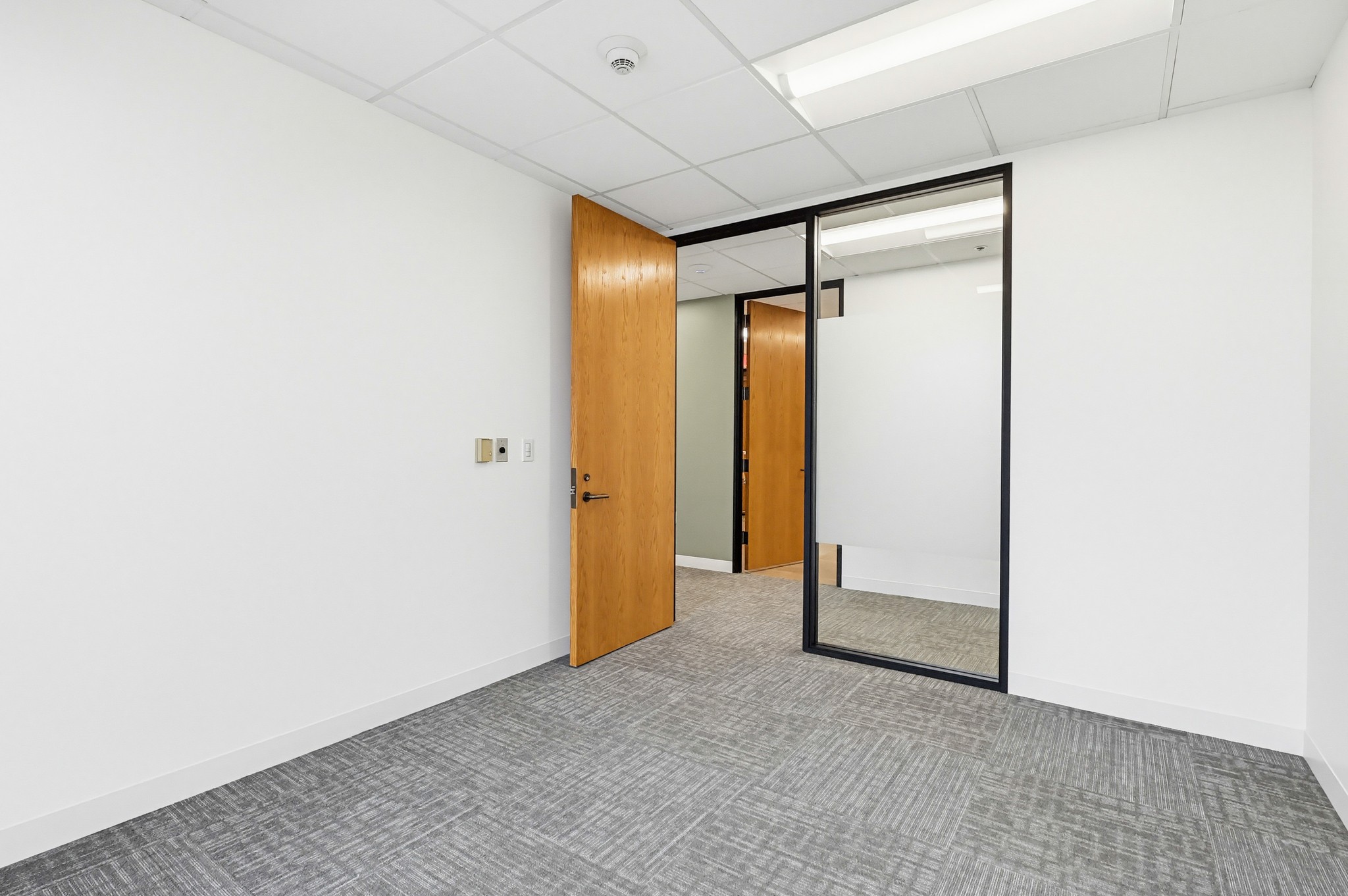 Virtual tour photo 108 of 167 for 16133 Ventura Blvd