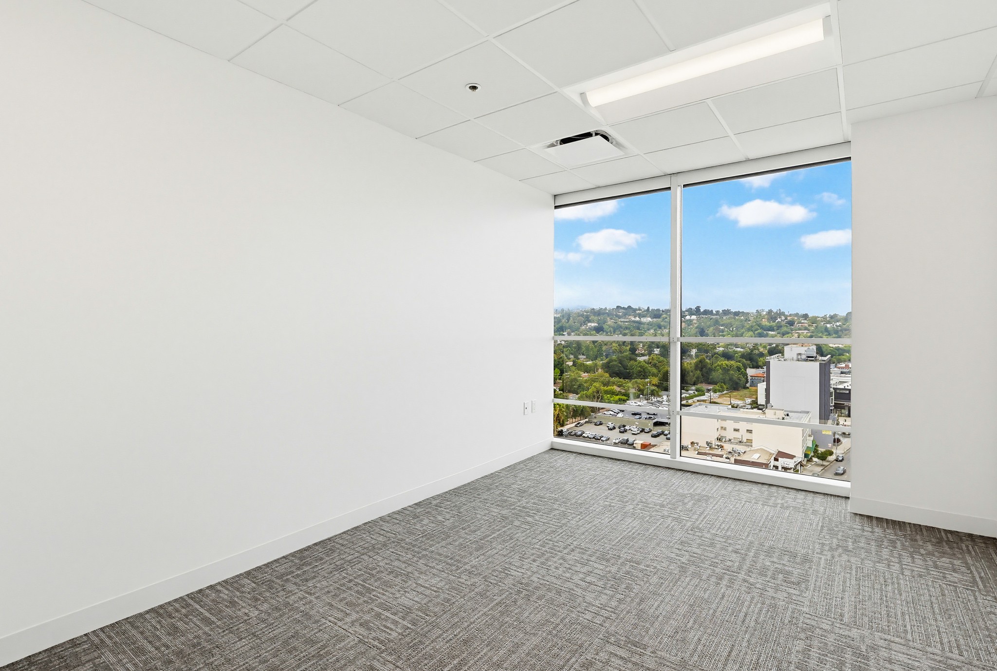 Virtual tour photo 110 of 167 for 16133 Ventura Blvd