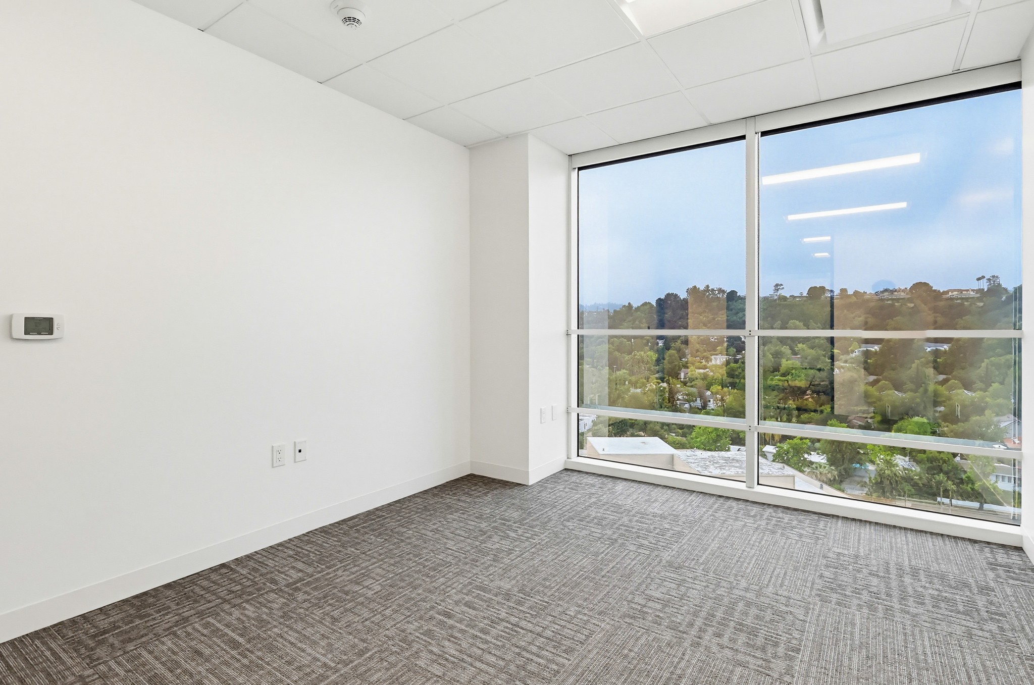 Virtual tour photo 121 of 167 for 16133 Ventura Blvd