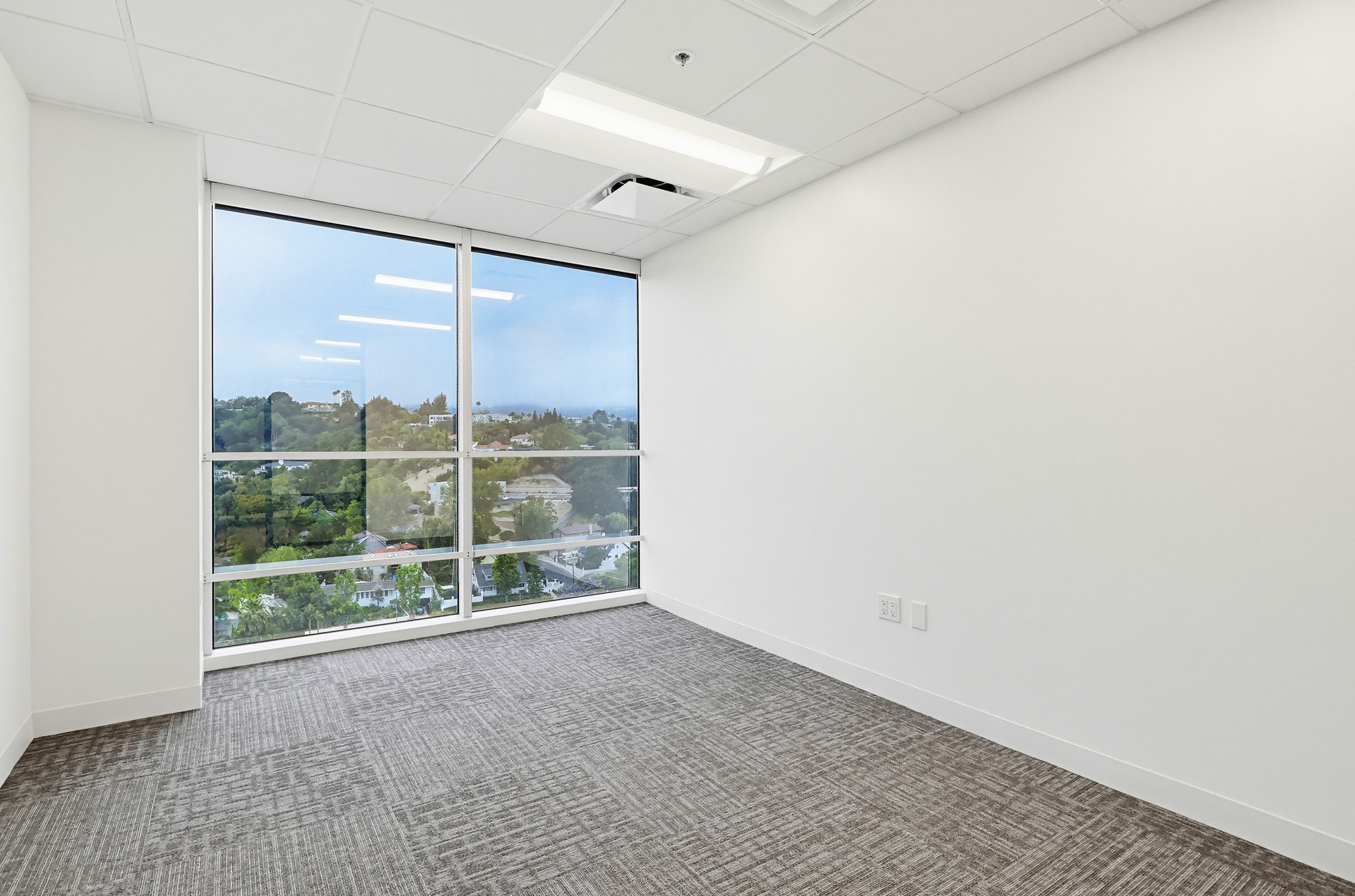 Virtual tour photo 122 of 167 for 16133 Ventura Blvd