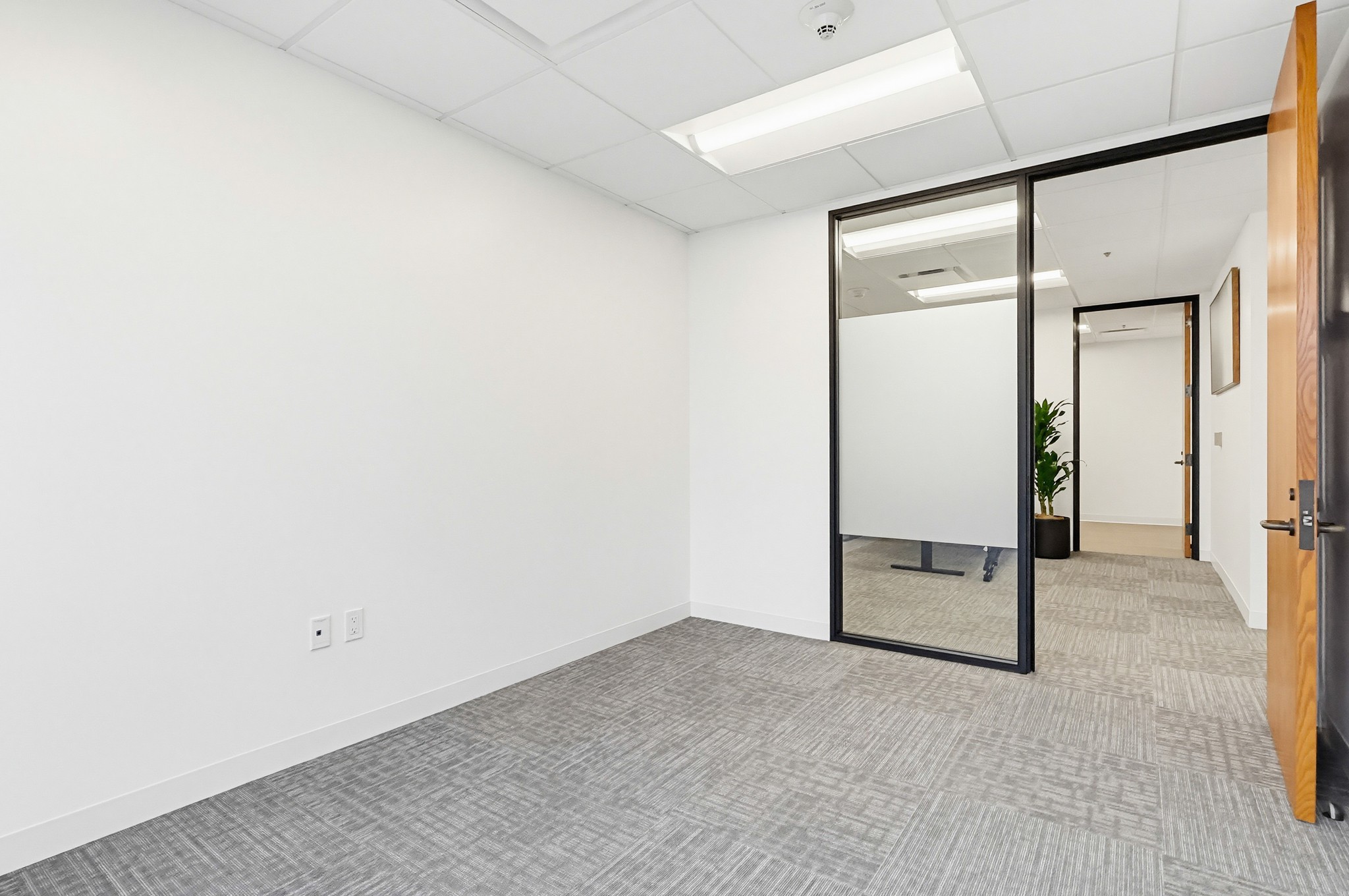 Virtual tour photo 131 of 167 for 16133 Ventura Blvd