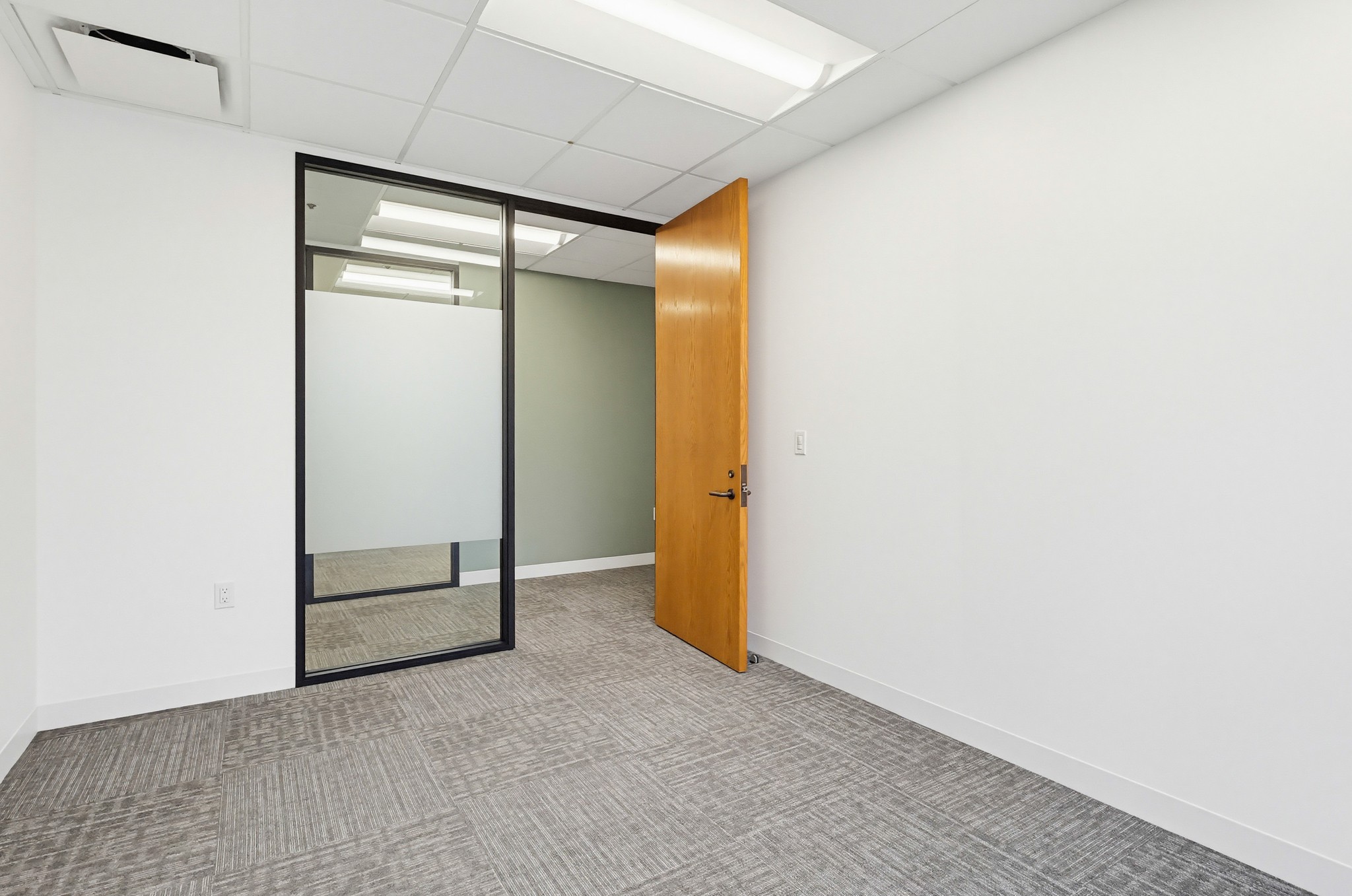 Virtual tour photo 136 of 167 for 16133 Ventura Blvd