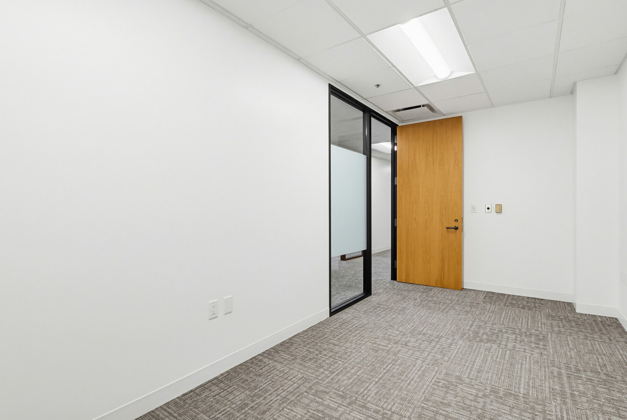 Virtual tour photo 139 of 167 for 16133 Ventura Blvd