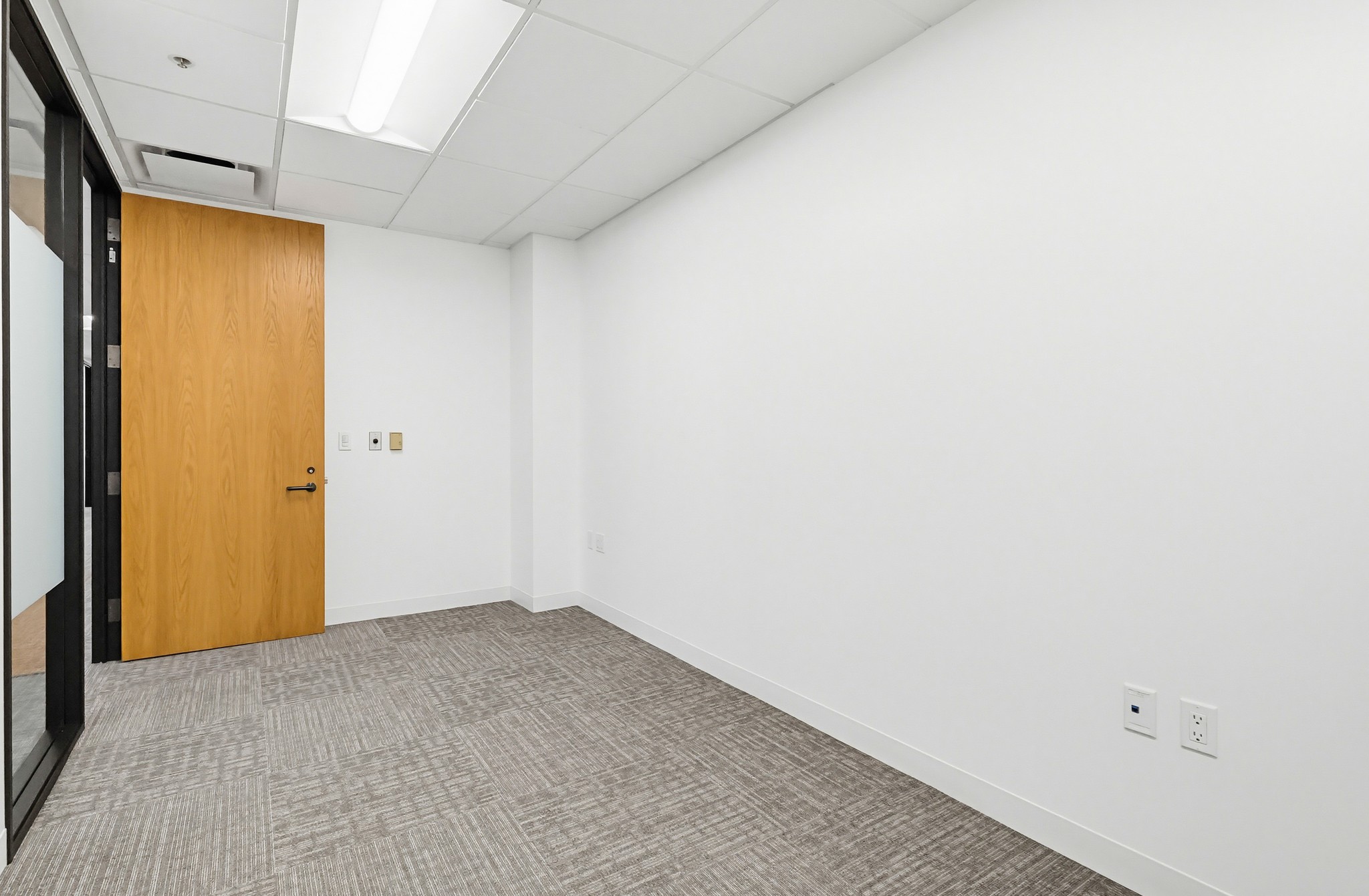 Virtual tour photo 140 of 167 for 16133 Ventura Blvd