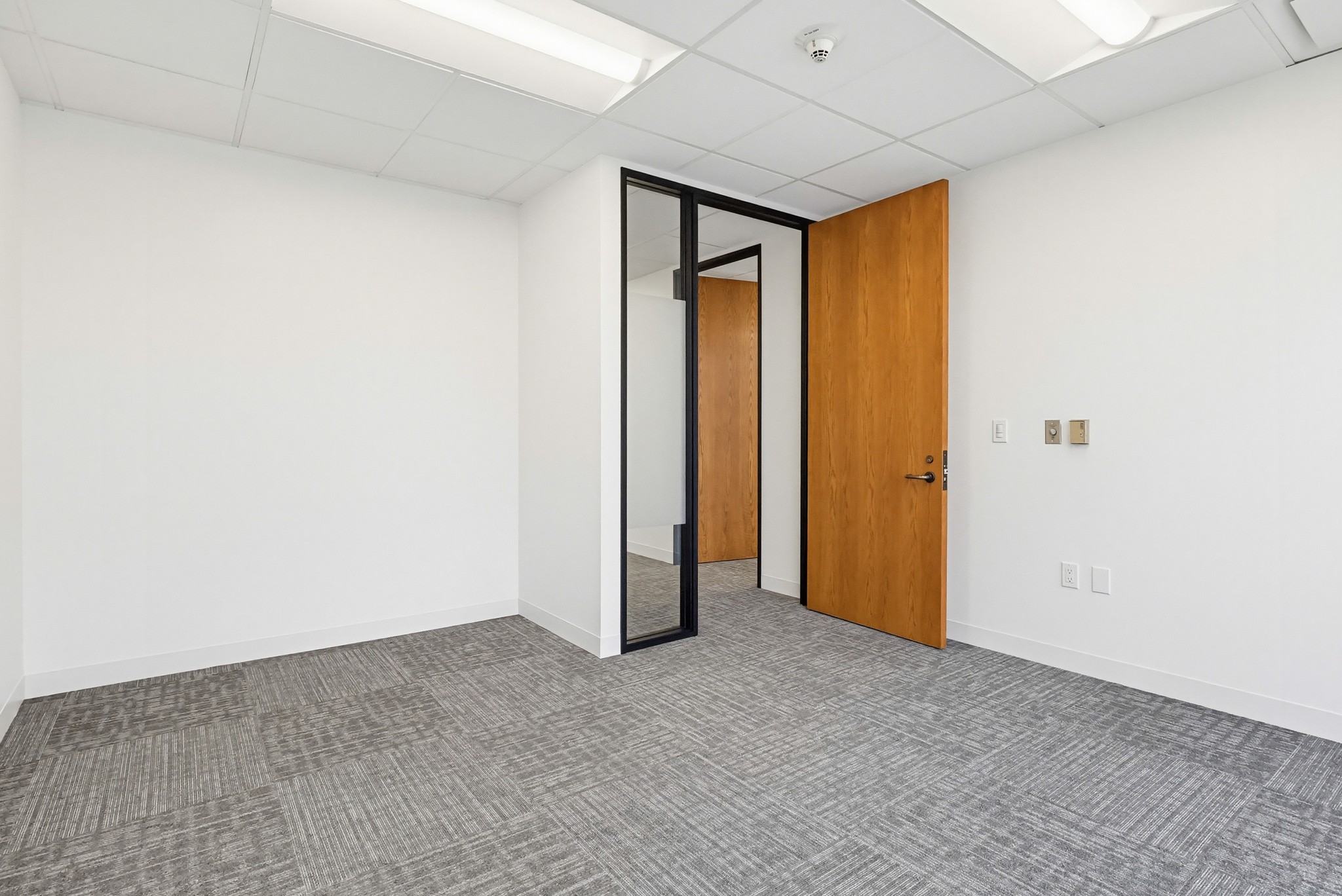 Virtual tour photo 145 of 167 for 16133 Ventura Blvd
