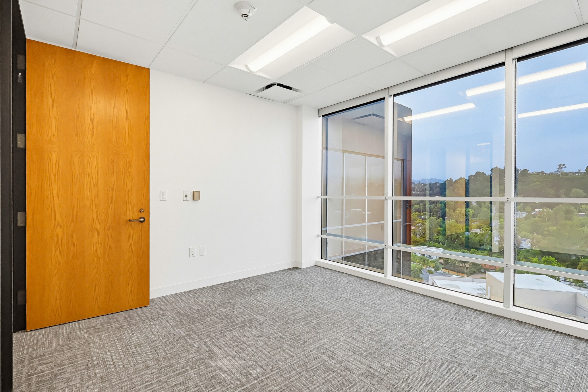 Virtual tour photo 146 of 167 for 16133 Ventura Blvd