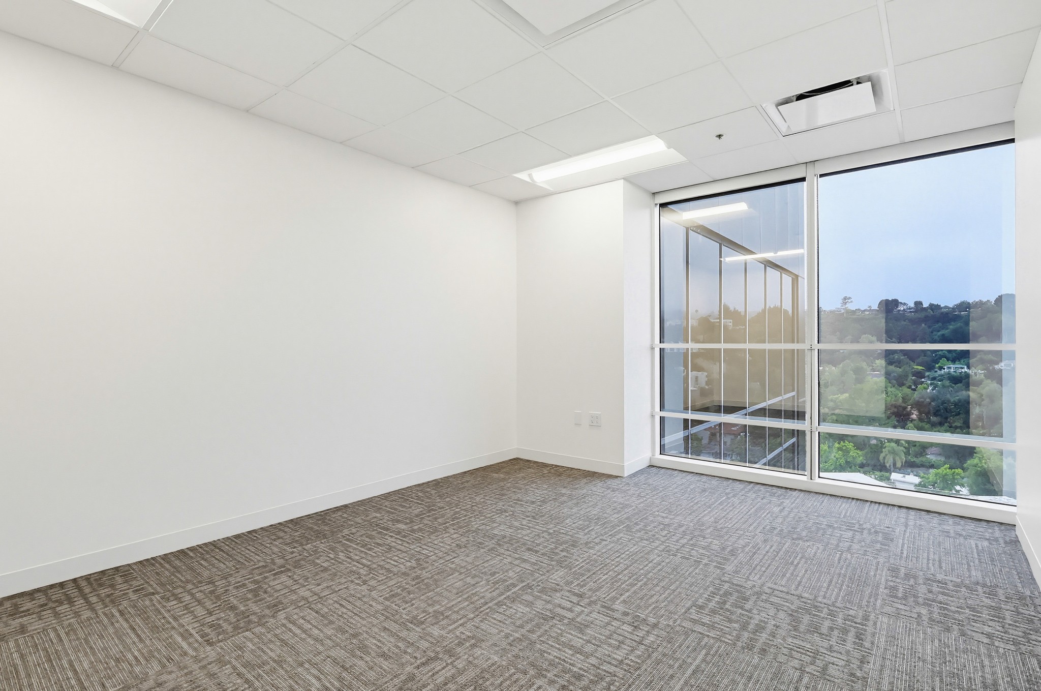 Virtual tour photo 147 of 167 for 16133 Ventura Blvd