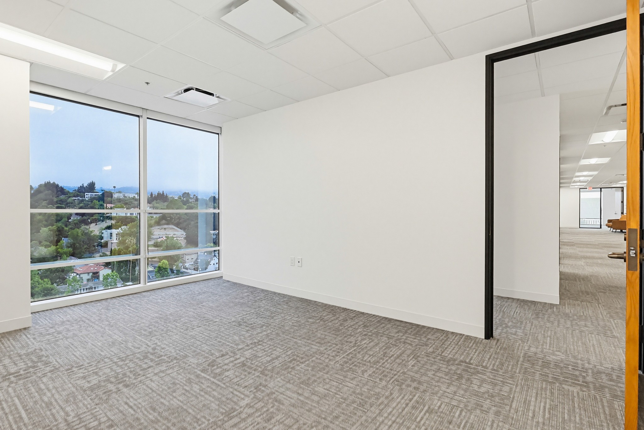 Virtual tour photo 148 of 167 for 16133 Ventura Blvd