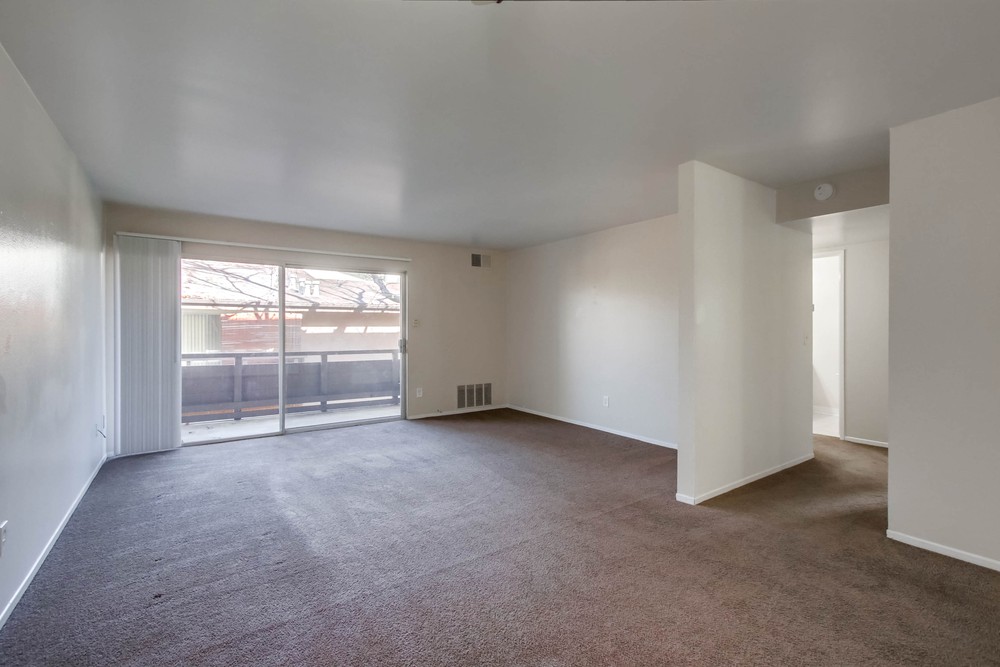 Virtual tour photo 5 of 39 for 1615 Hotel Cir S Unit D 212