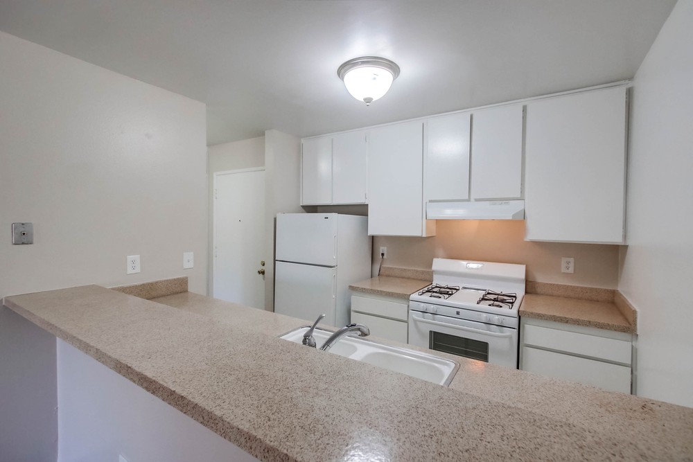 Virtual tour photo 10 of 39 for 1615 Hotel Cir S Unit D 212