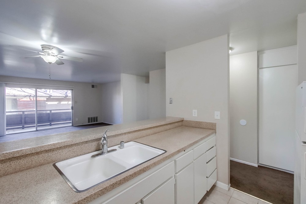 Virtual tour photo 14 of 39 for 1615 Hotel Cir S Unit D 212