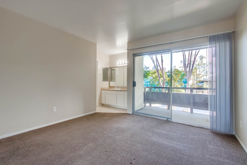Virtual tour photo 16 of 39 for 1615 Hotel Cir S Unit D 212