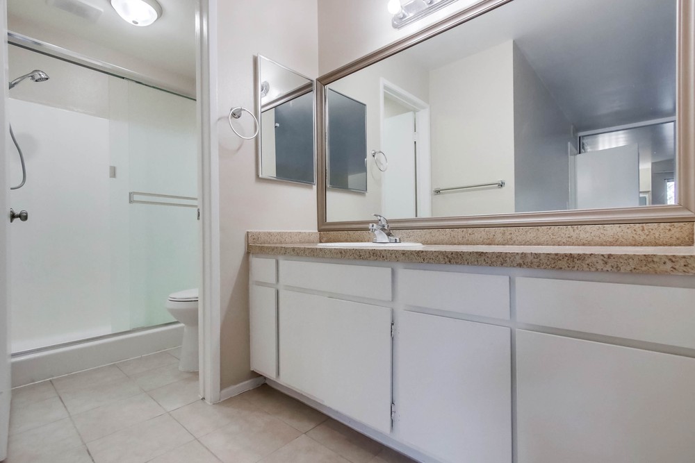 Virtual tour photo 19 of 39 for 1615 Hotel Cir S Unit D 212
