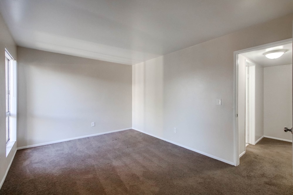 Virtual tour photo 29 of 39 for 1615 Hotel Cir S Unit D 212