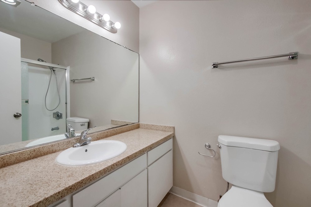 Virtual tour photo 31 of 39 for 1615 Hotel Cir S Unit D 212