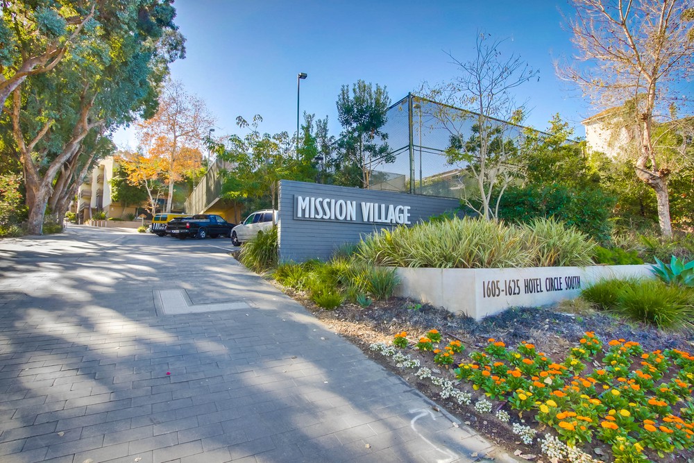 Virtual tour photo 40 of 39 for 1615 Hotel Cir S Unit D 212