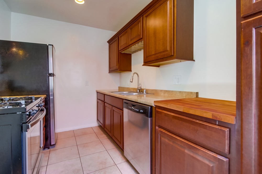 Virtual tour photo 15 of 28 for 1618 Oliver Ave