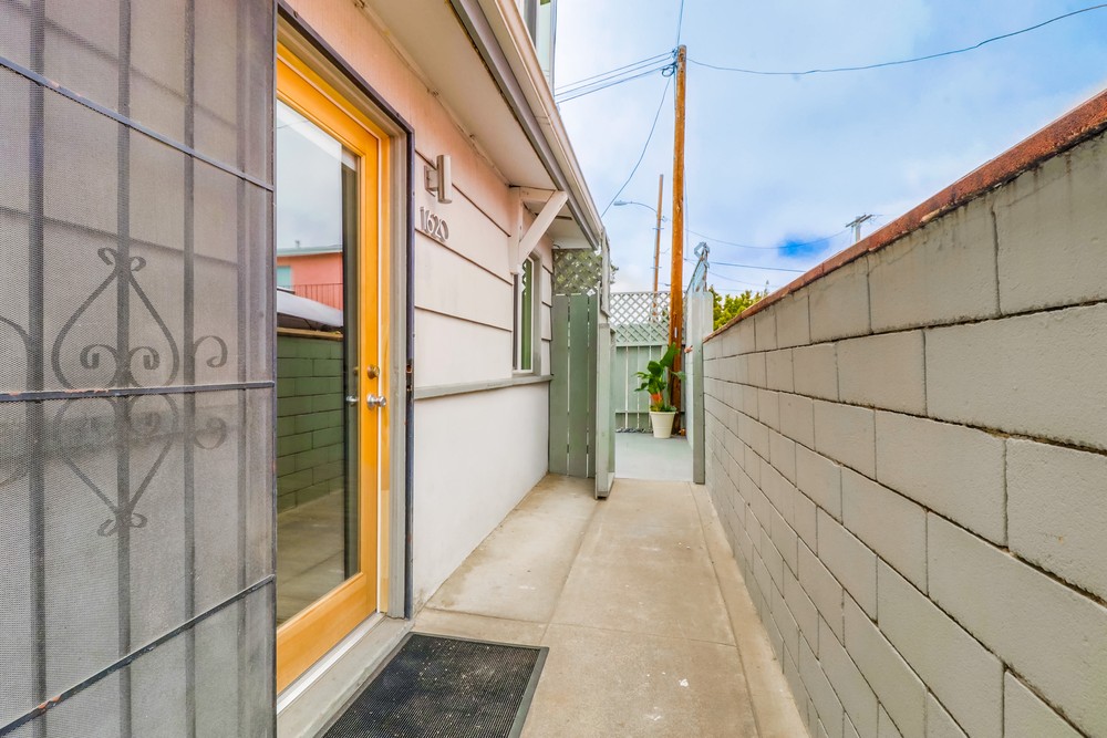 Virtual tour photo 6 of 40 for 1620 Oliver Ave