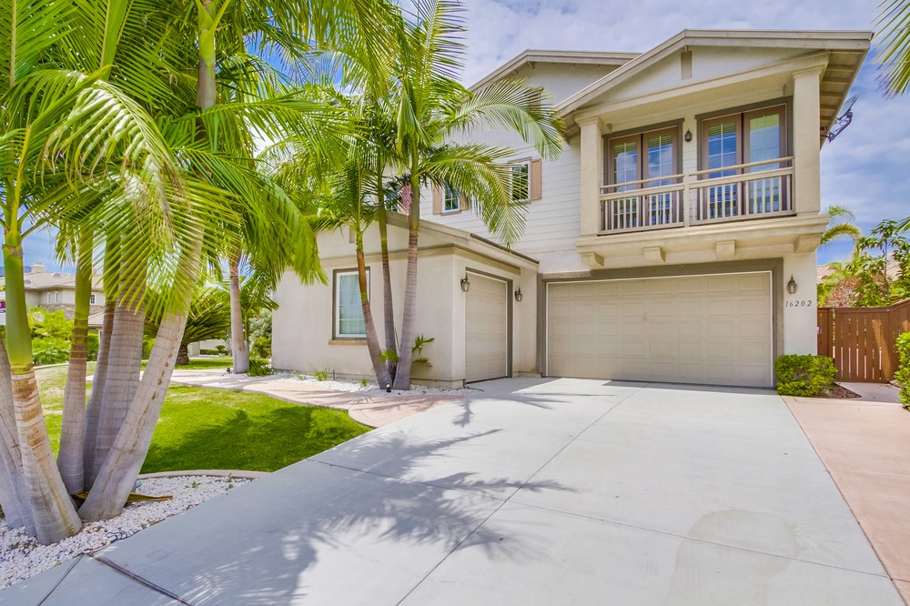 Virtual tour photo 4 of 37 for 16202 Dapple Gray Place