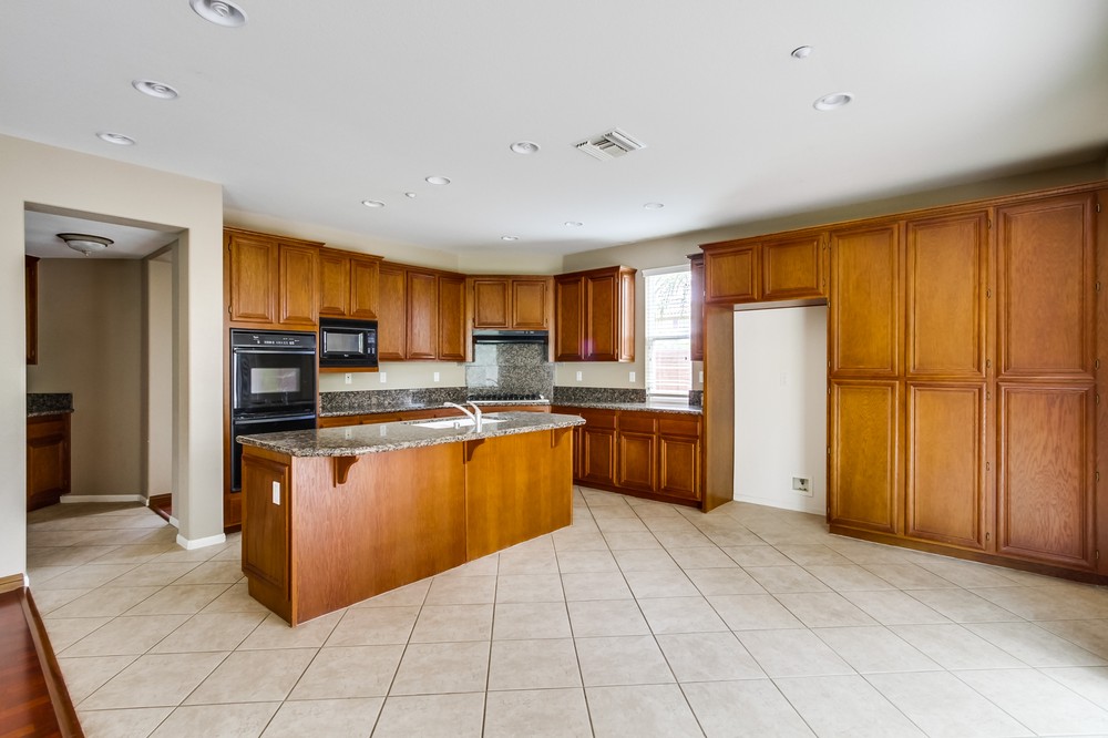 Virtual tour photo 12 of 37 for 16202 Dapple Gray Place
