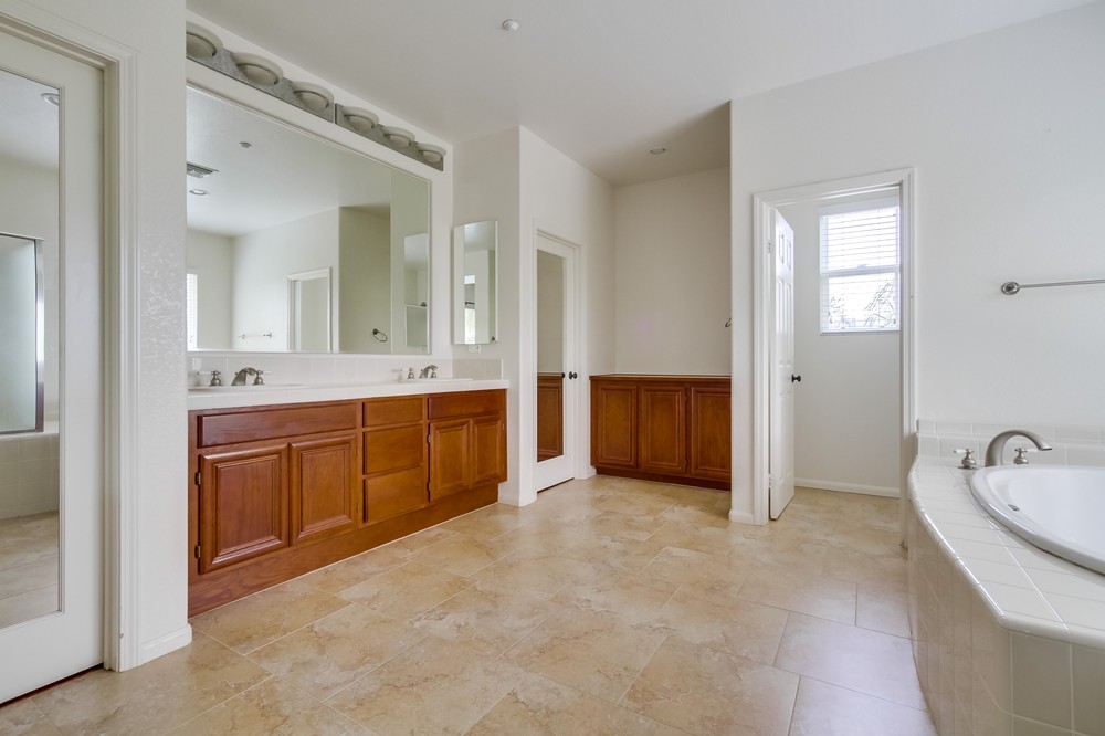 Virtual tour photo 23 of 37 for 16202 Dapple Gray Place