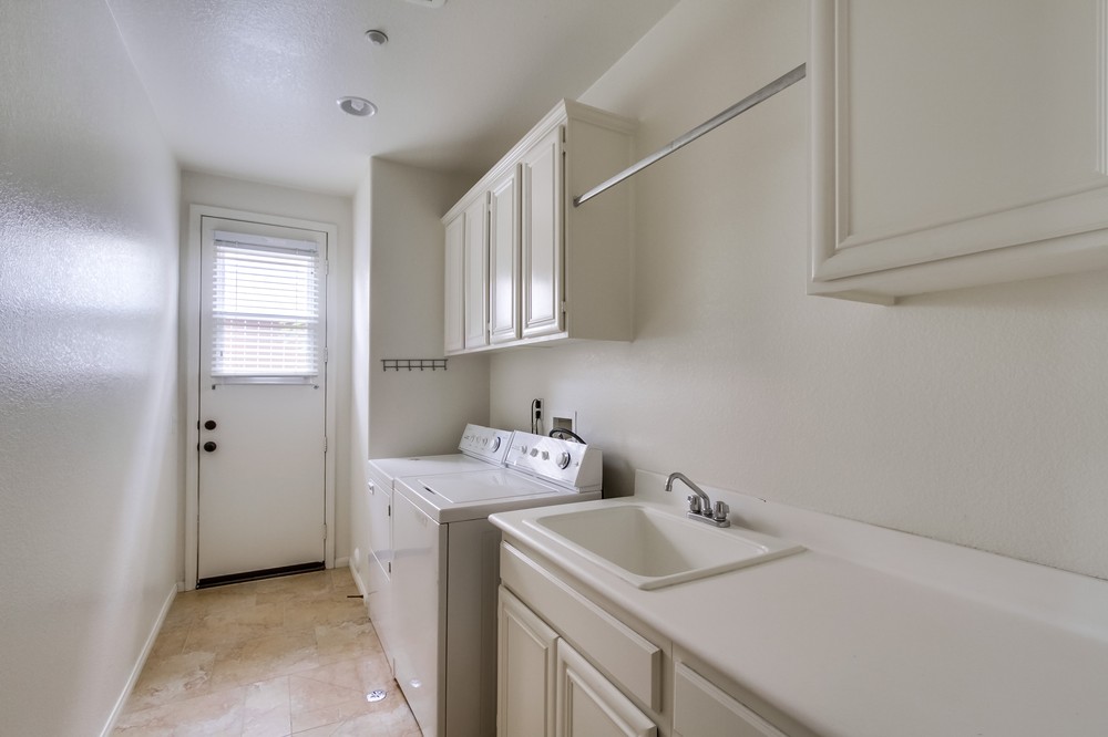 Virtual tour photo 33 of 37 for 16202 Dapple Gray Place